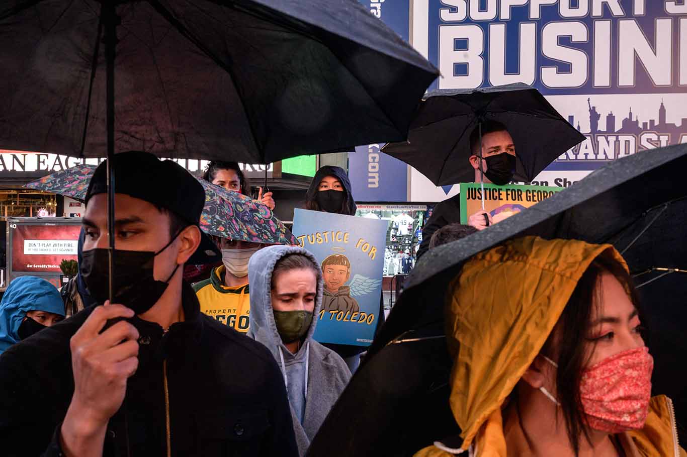 Aksi Unjuk Rasa Kekerasan Polisi Terhadap Warga di AS