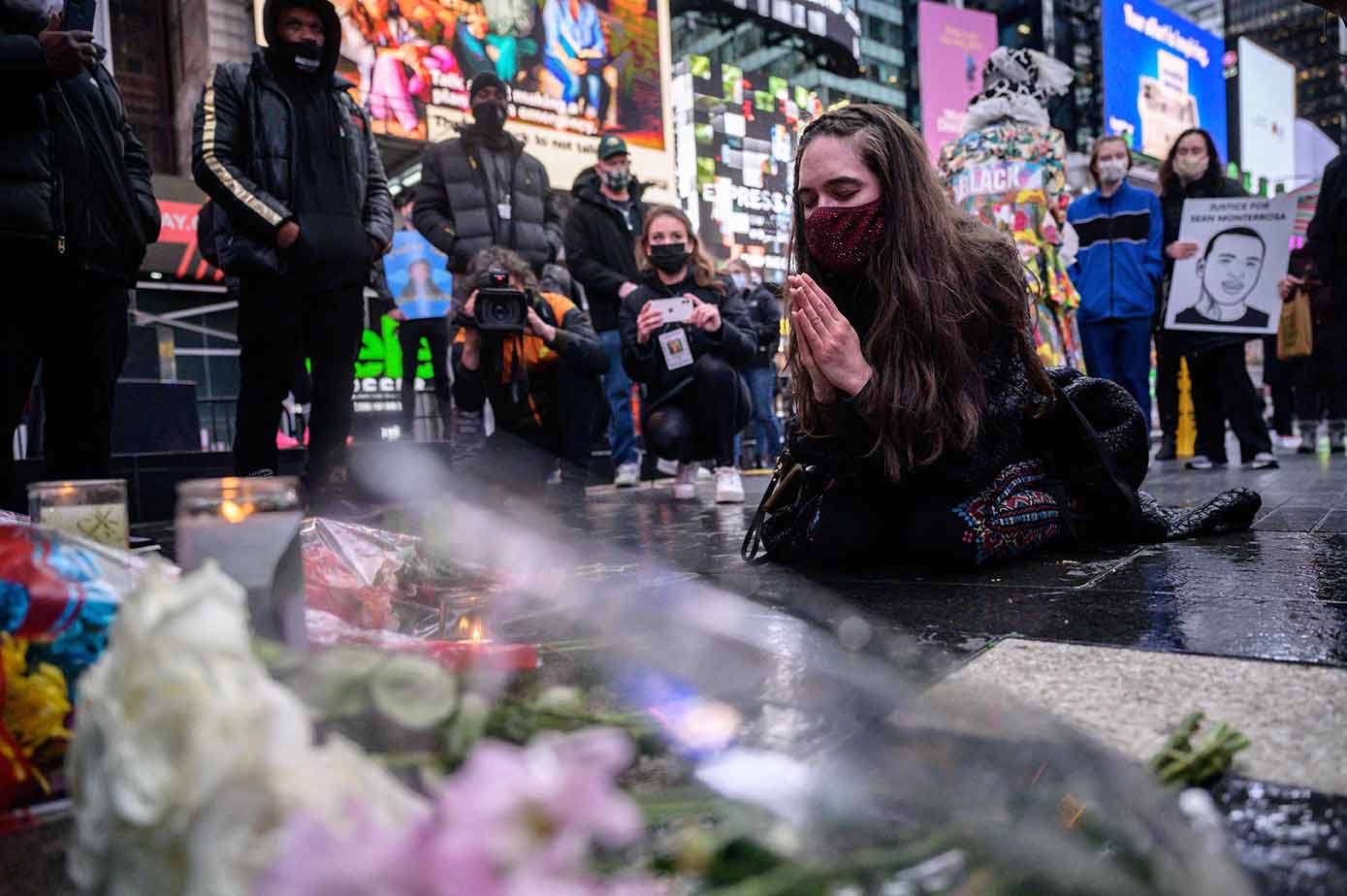 Aksi Unjuk Rasa Kekerasan Polisi Terhadap Warga di AS