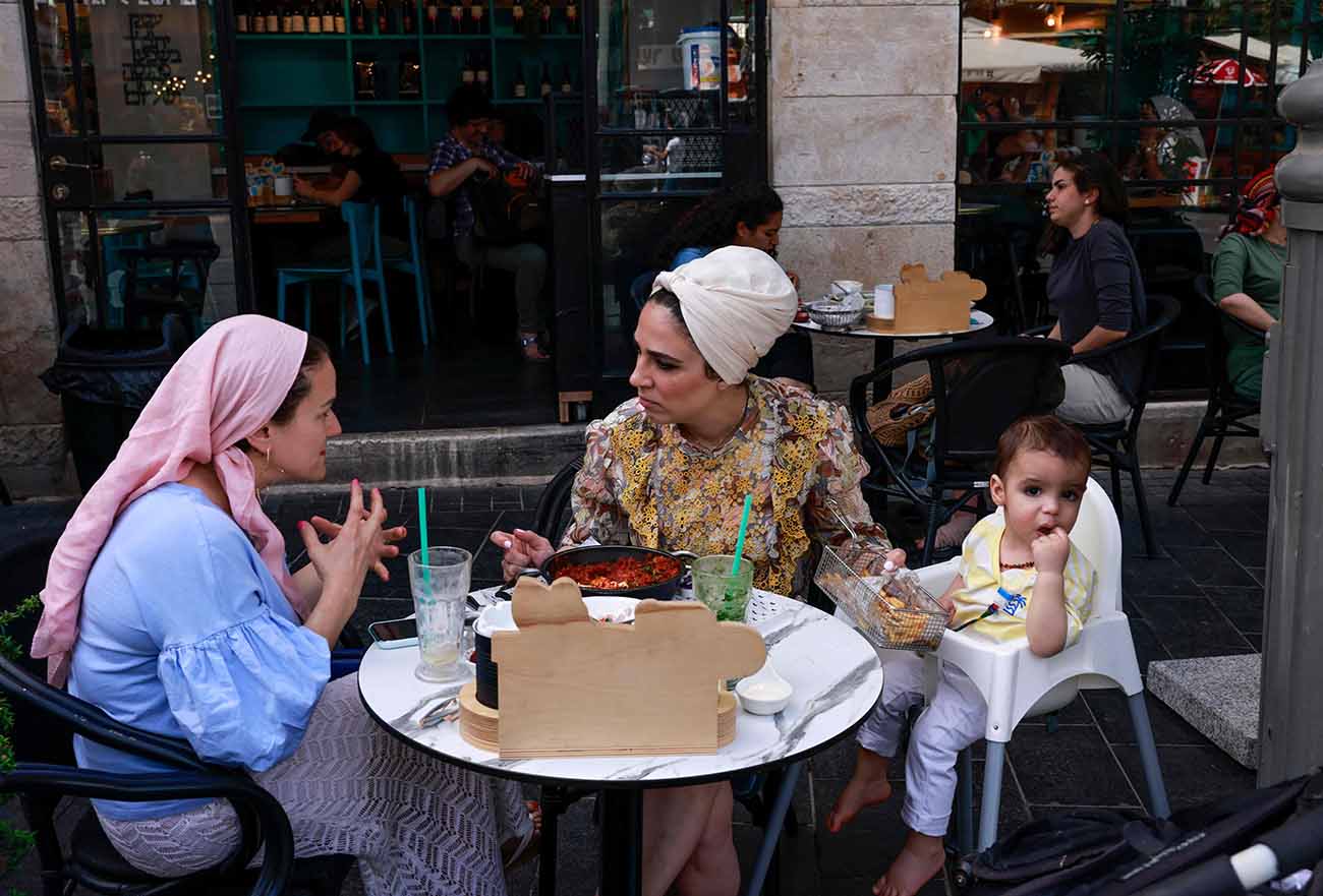 Israel Cabut Peraturan Wajib Bermasker di Luar Ruangan