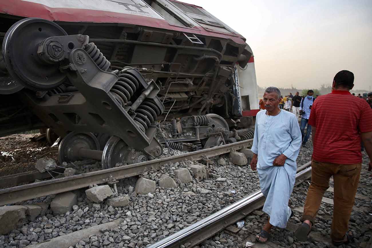 Kereta Api di Mesir Tergelincir, 11 Orang Tewas 