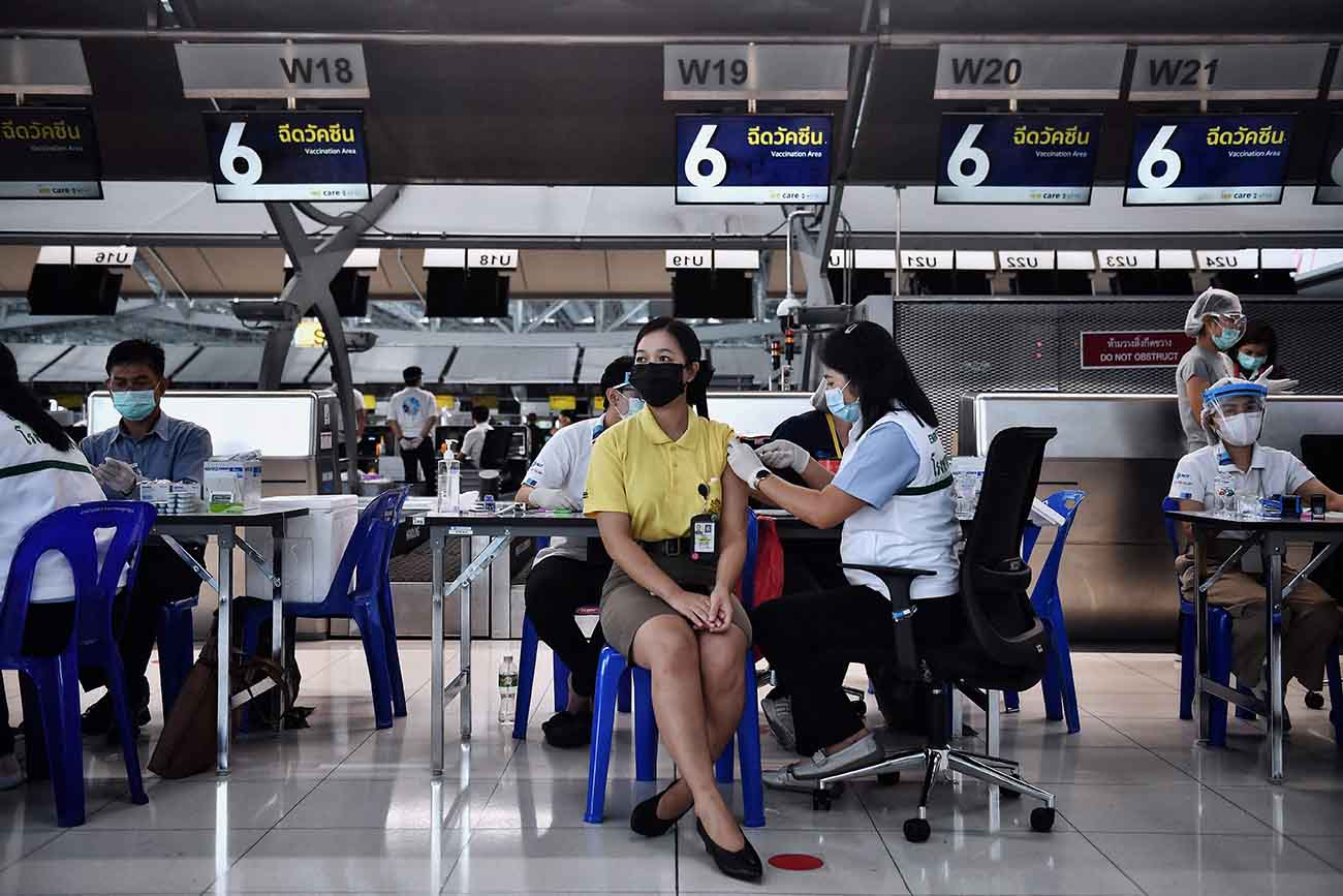 Vaksinasi Covid-19 di Bandara Suvarnabhumi