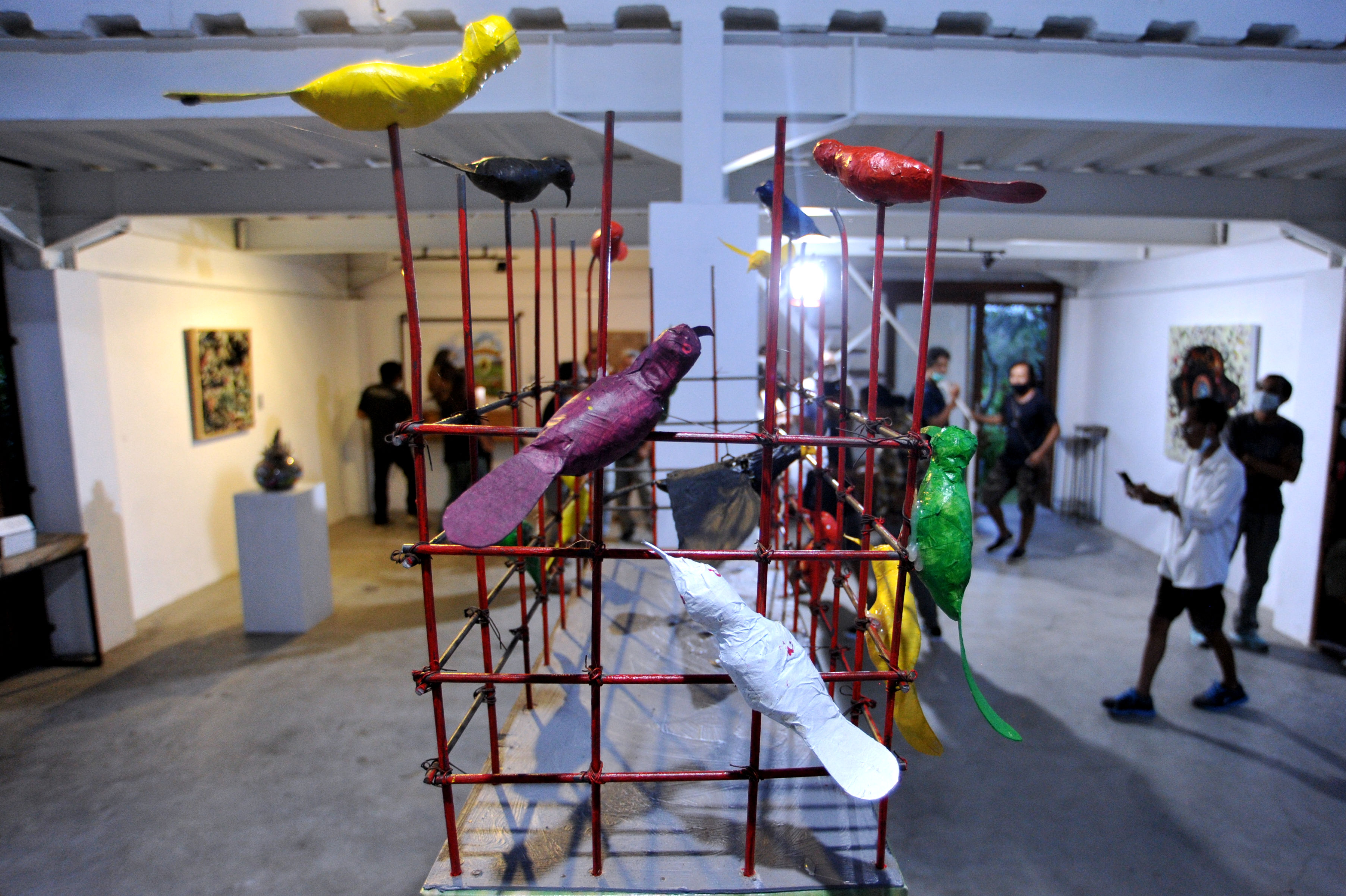 Pemeran  Seni Rupa  Supra Village