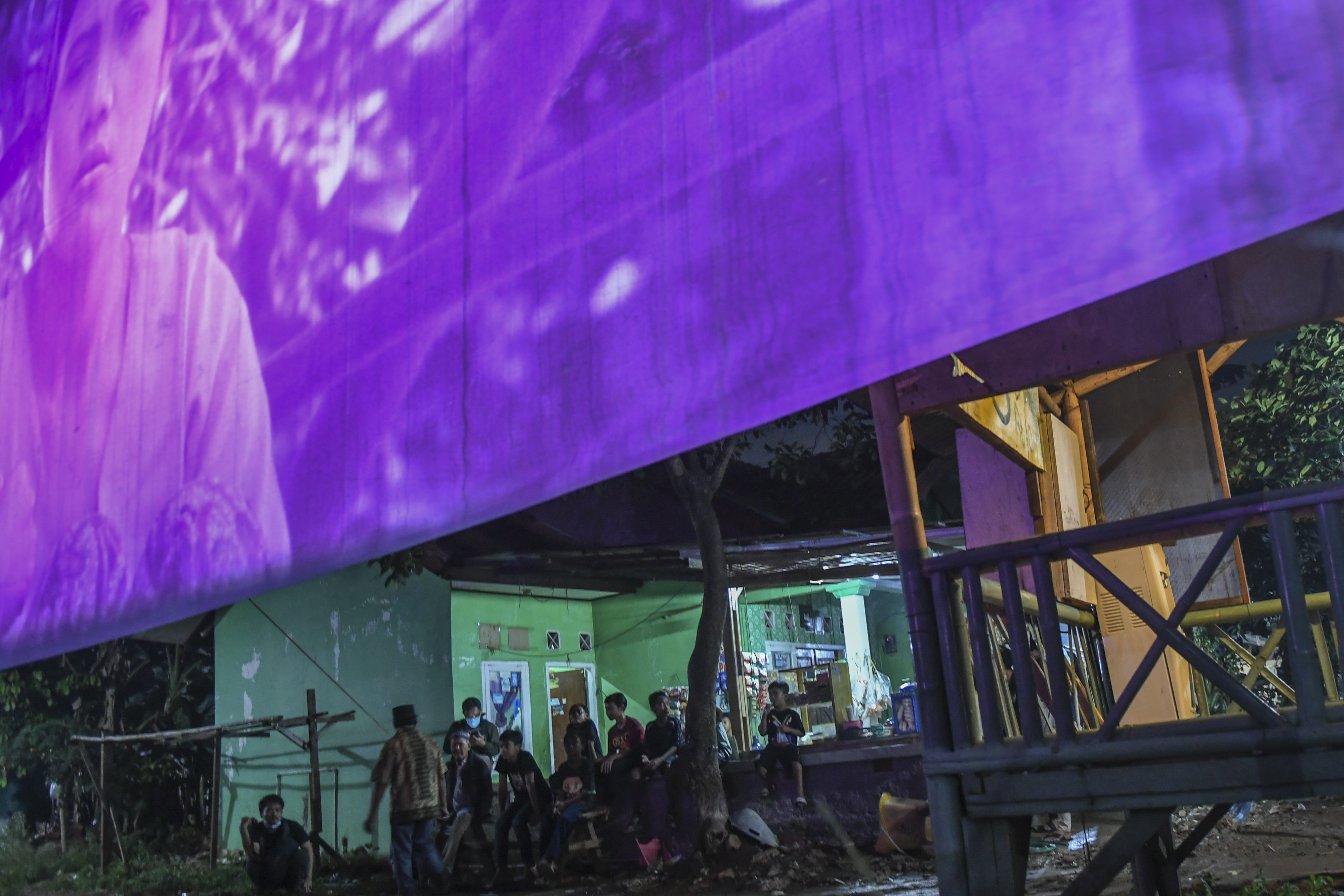 Layar Tancap Alternatif Hiburan Warga