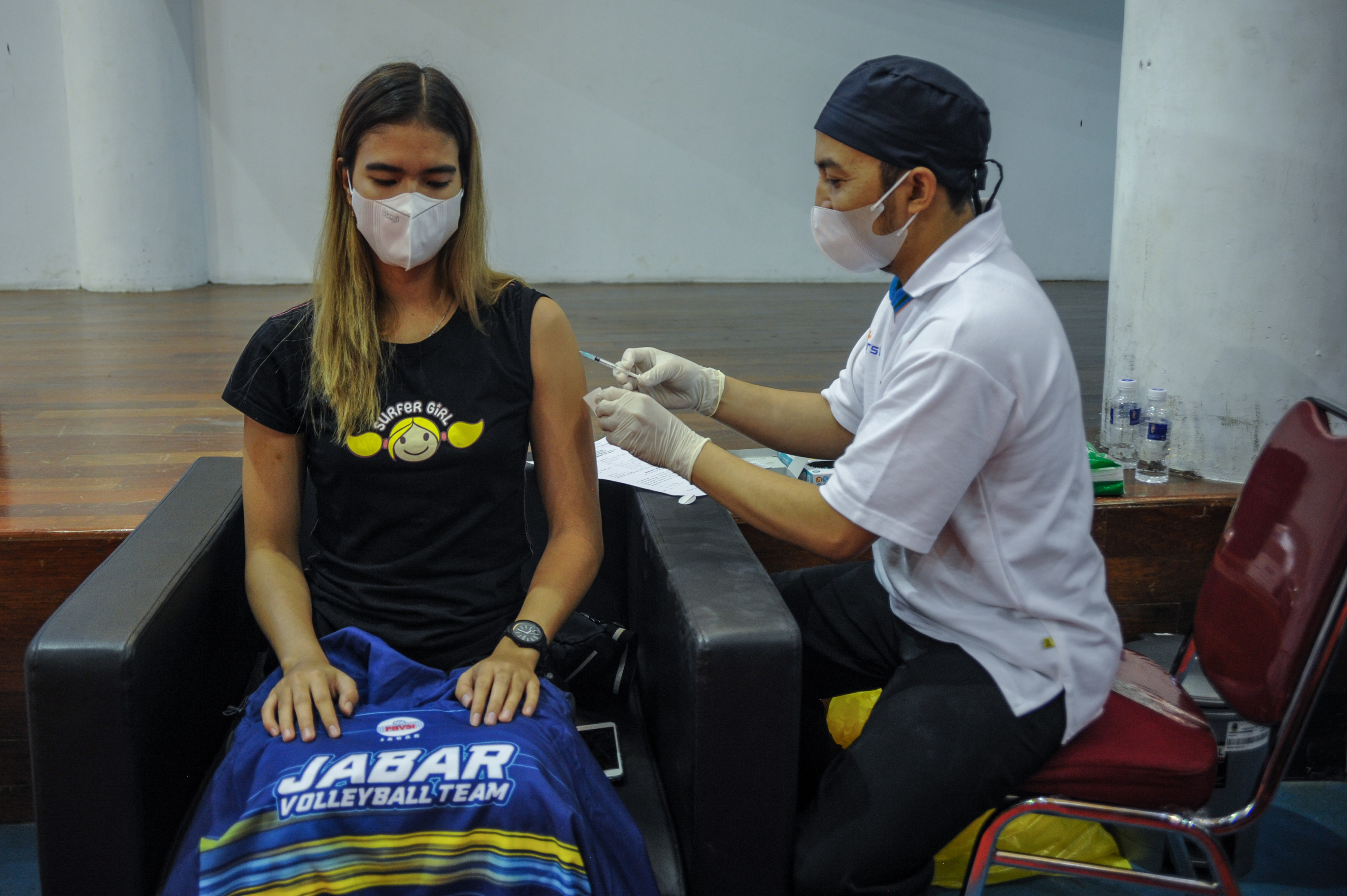 Vaksinasi Atlet PON Jabar