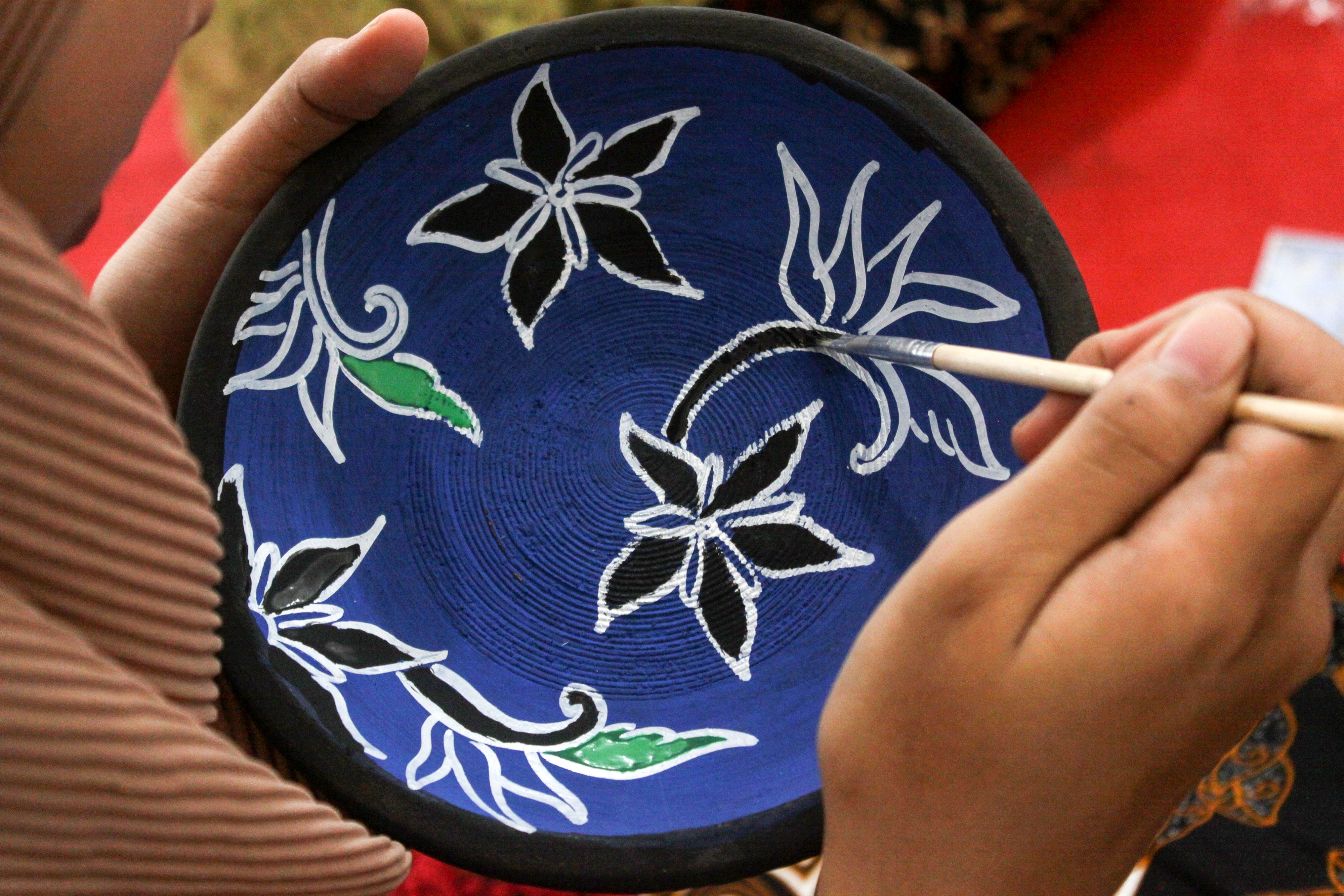 Pelatihan Melukis Gerabah