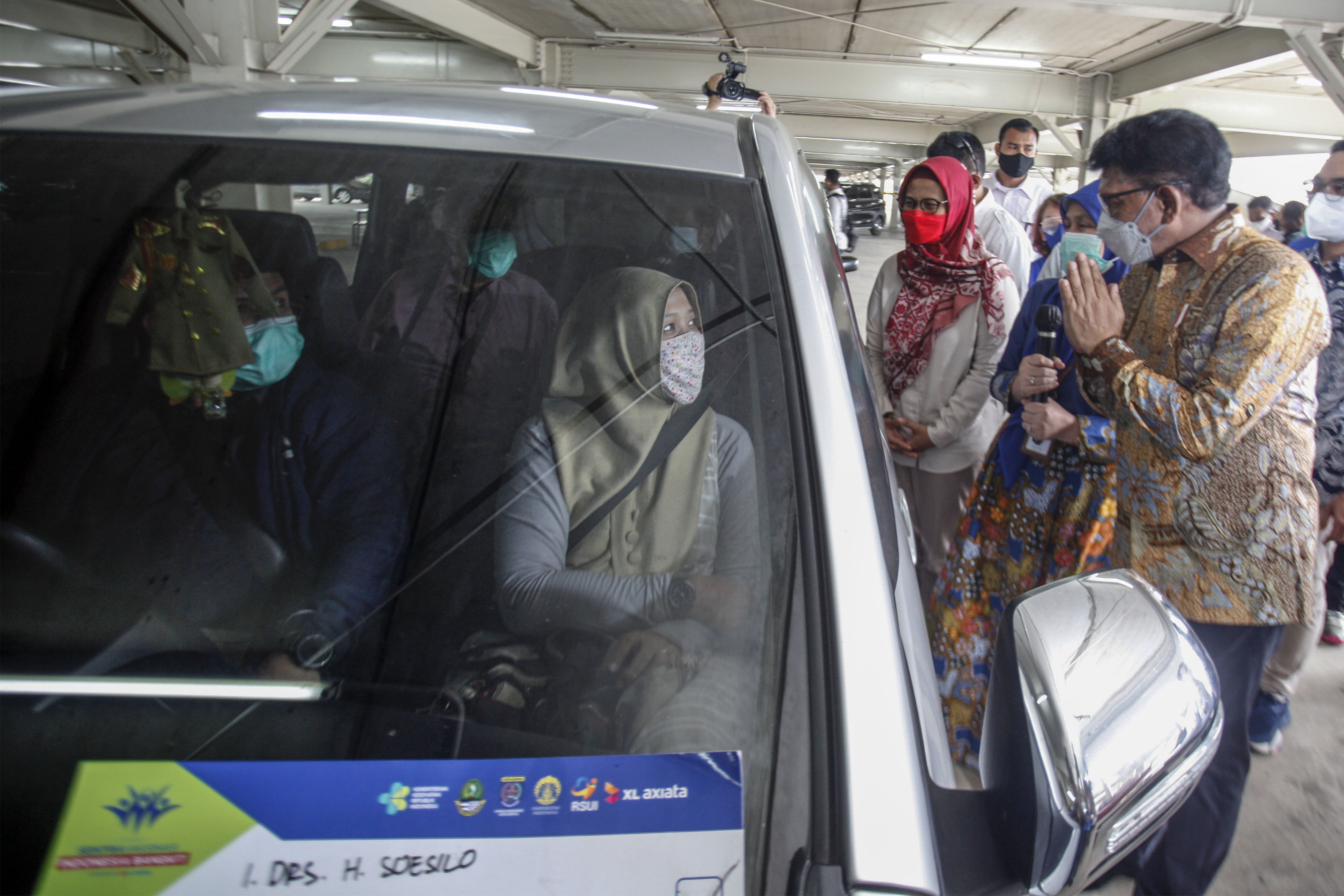 Menkominfo Kunjungi Sentra Vaksinasi Indonesia Bangkit