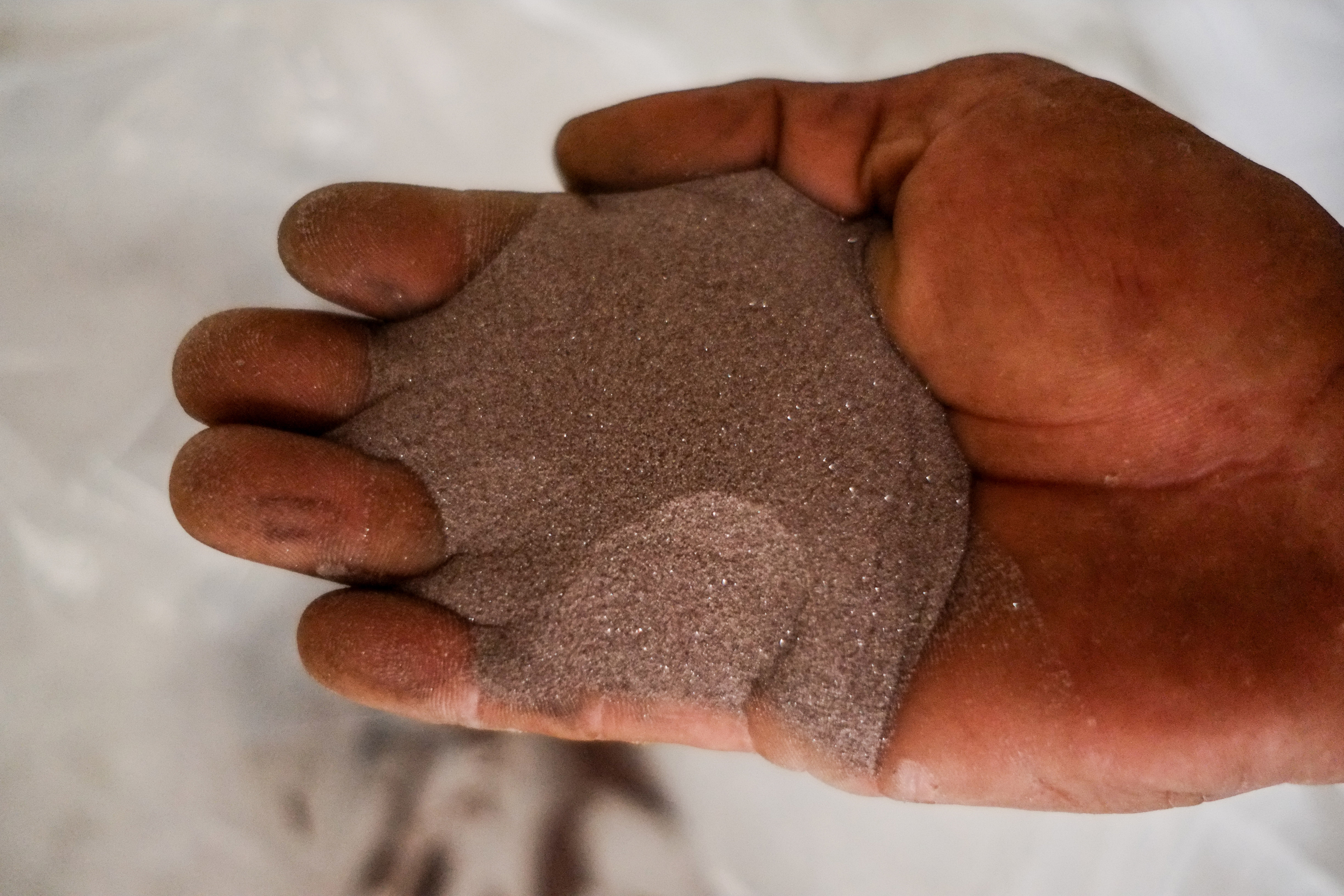 Pemerintah Hentikan Ekspor Zirkon ke Tiongkok