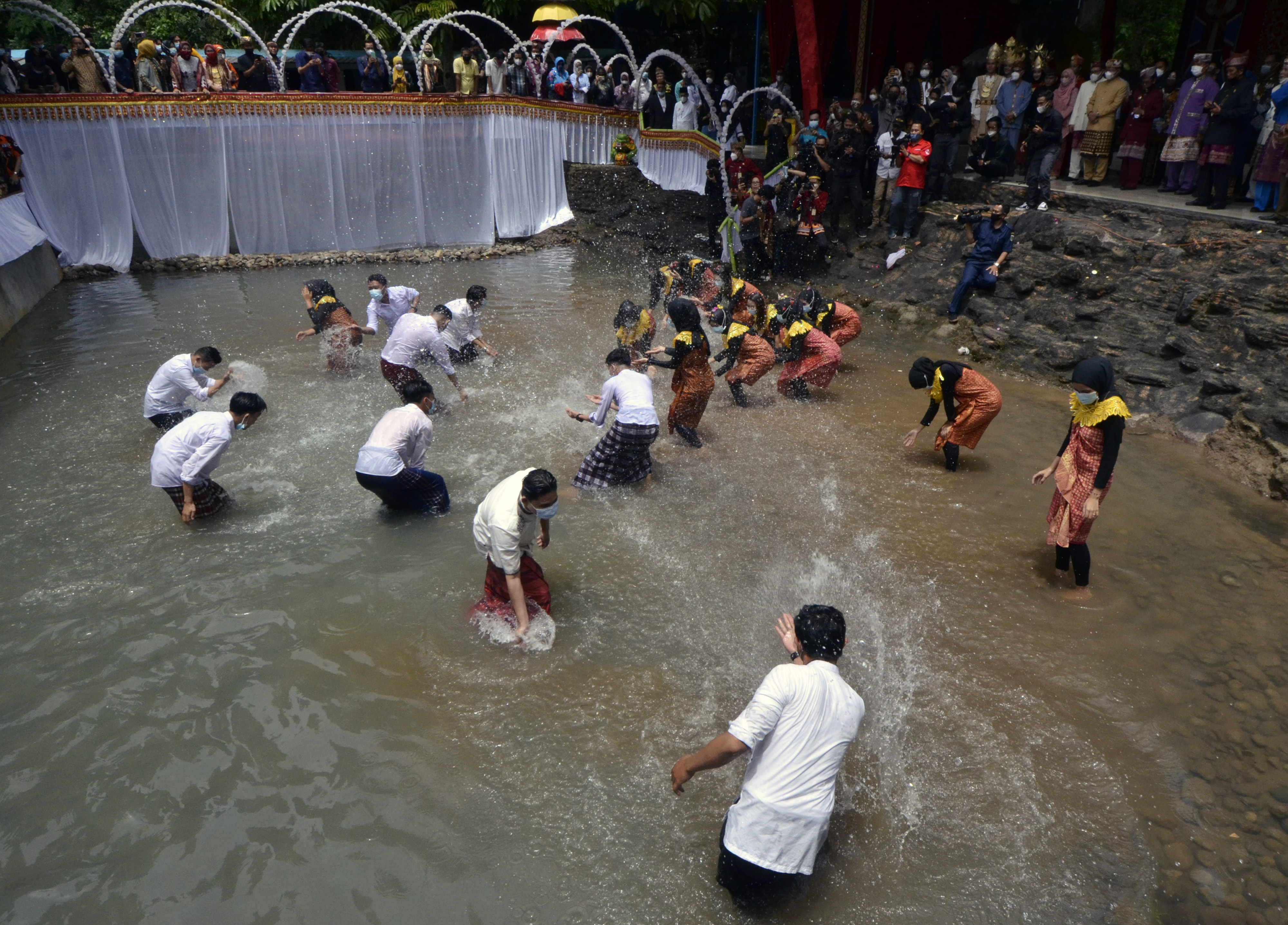 Ritual Belangiran Jelang Ramadan di Lampung
