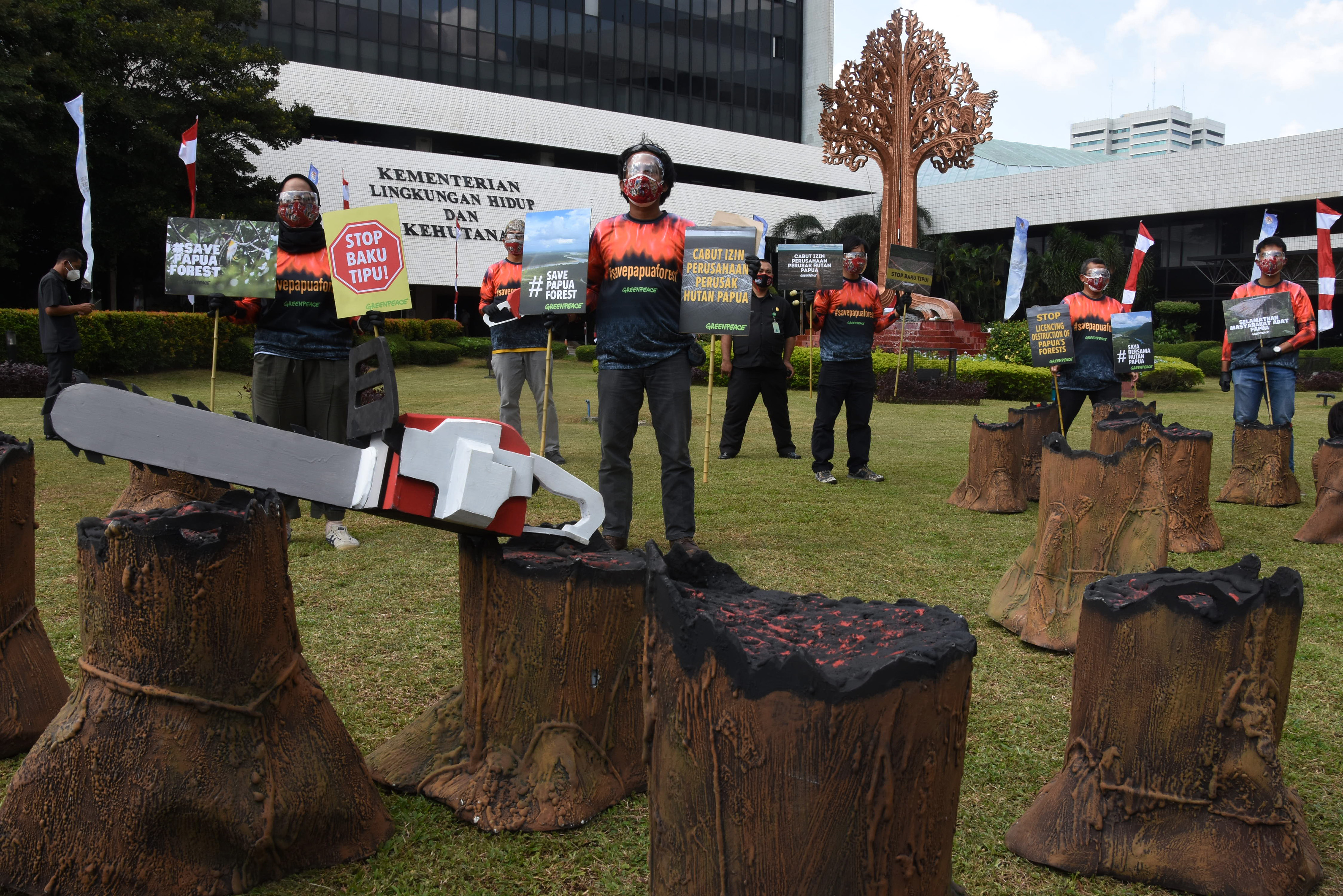 Tolak Perusakan Hutan Papua