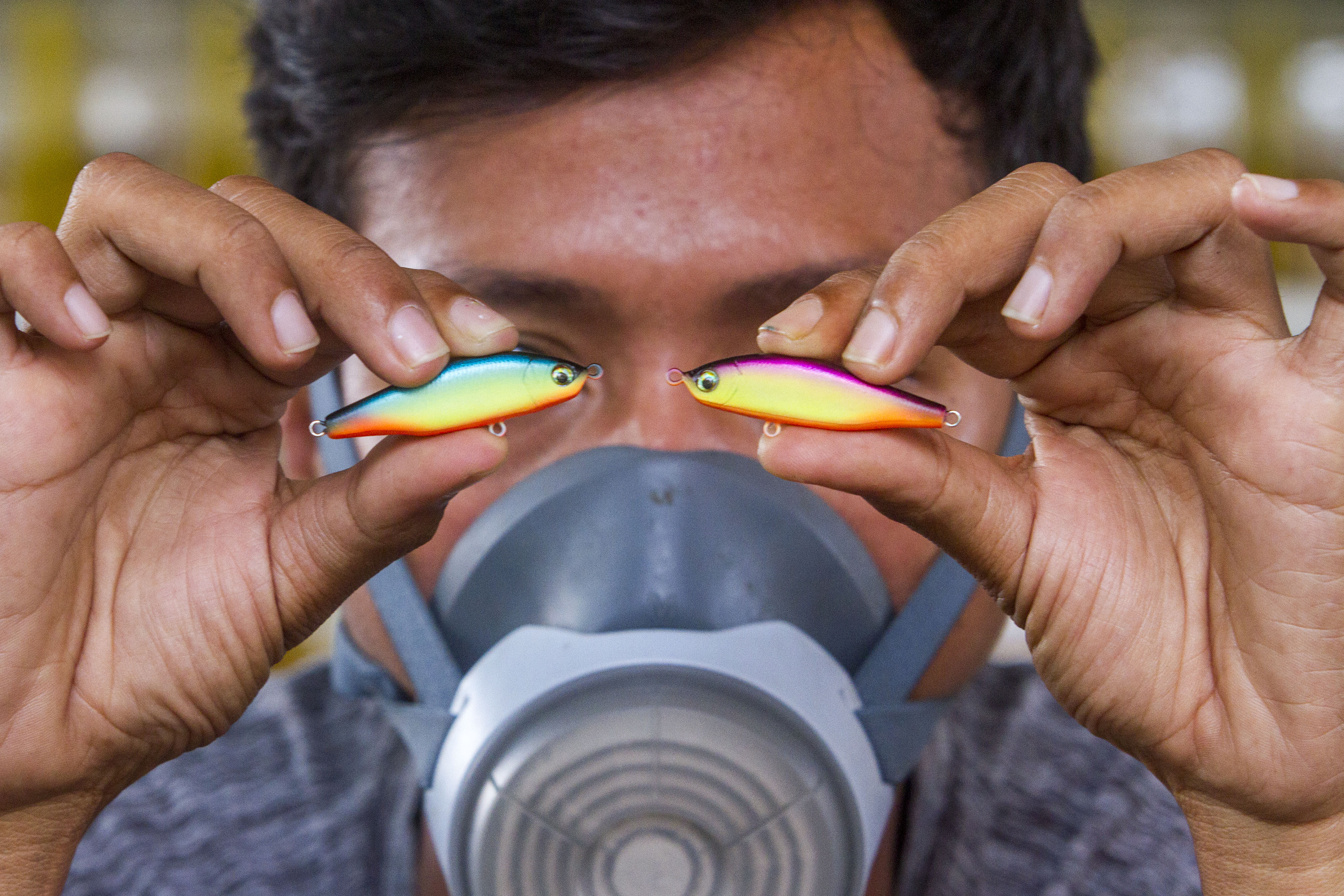 Kerajinan Umpan Pancing Ikan di Karawang