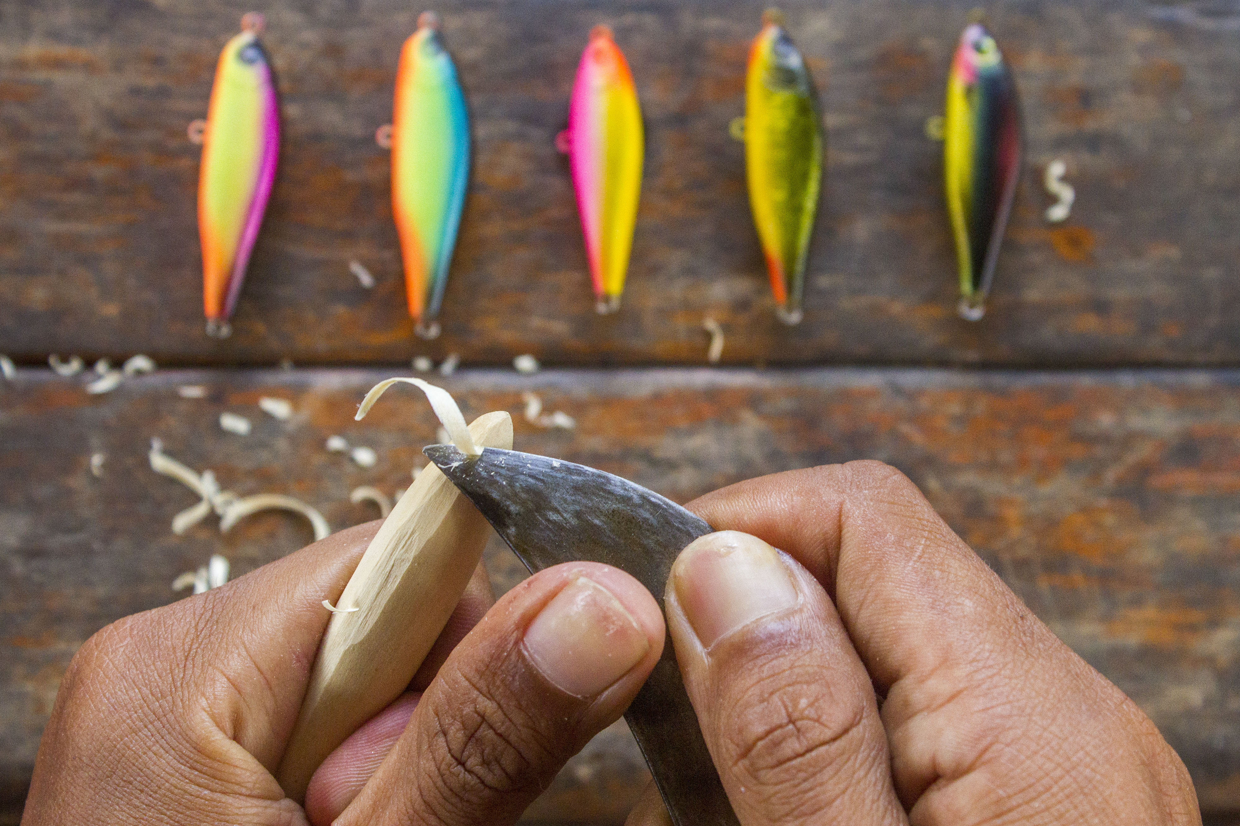 Kerajinan Umpan Pancing Ikan di Karawang