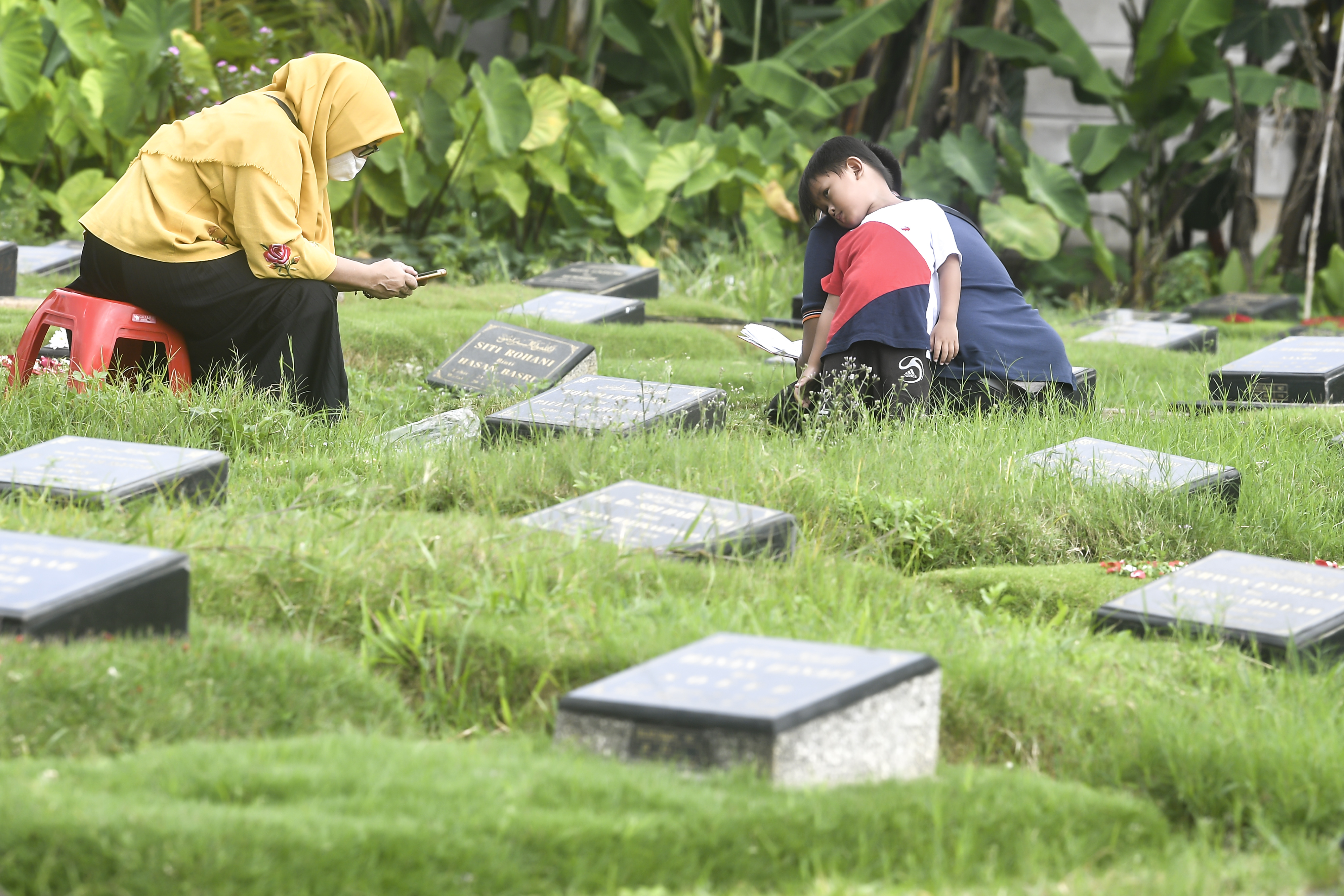 Ziarah Makam Jelang Ramadan