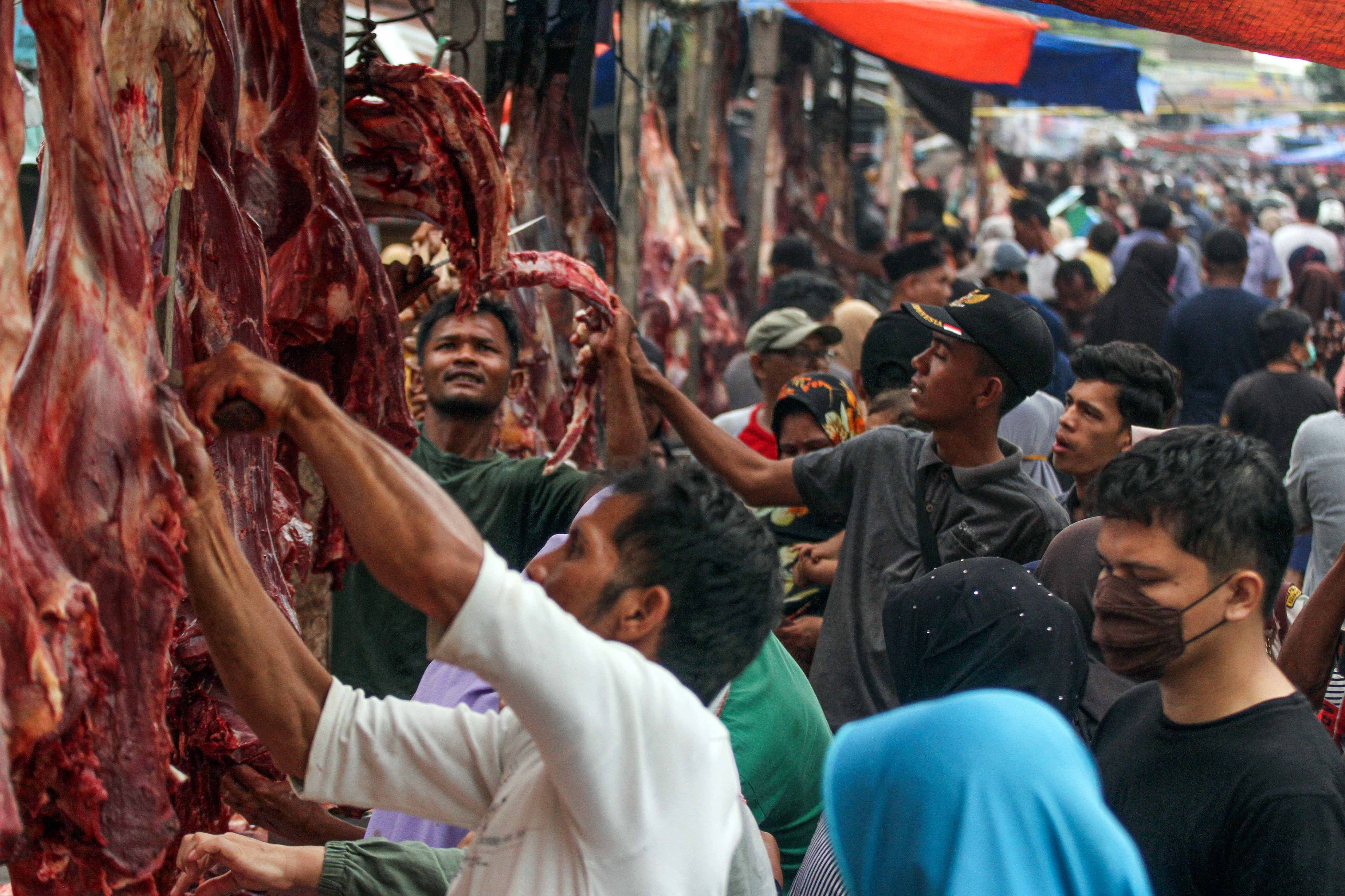 Membeli Daging untuk Perayaan Meugang