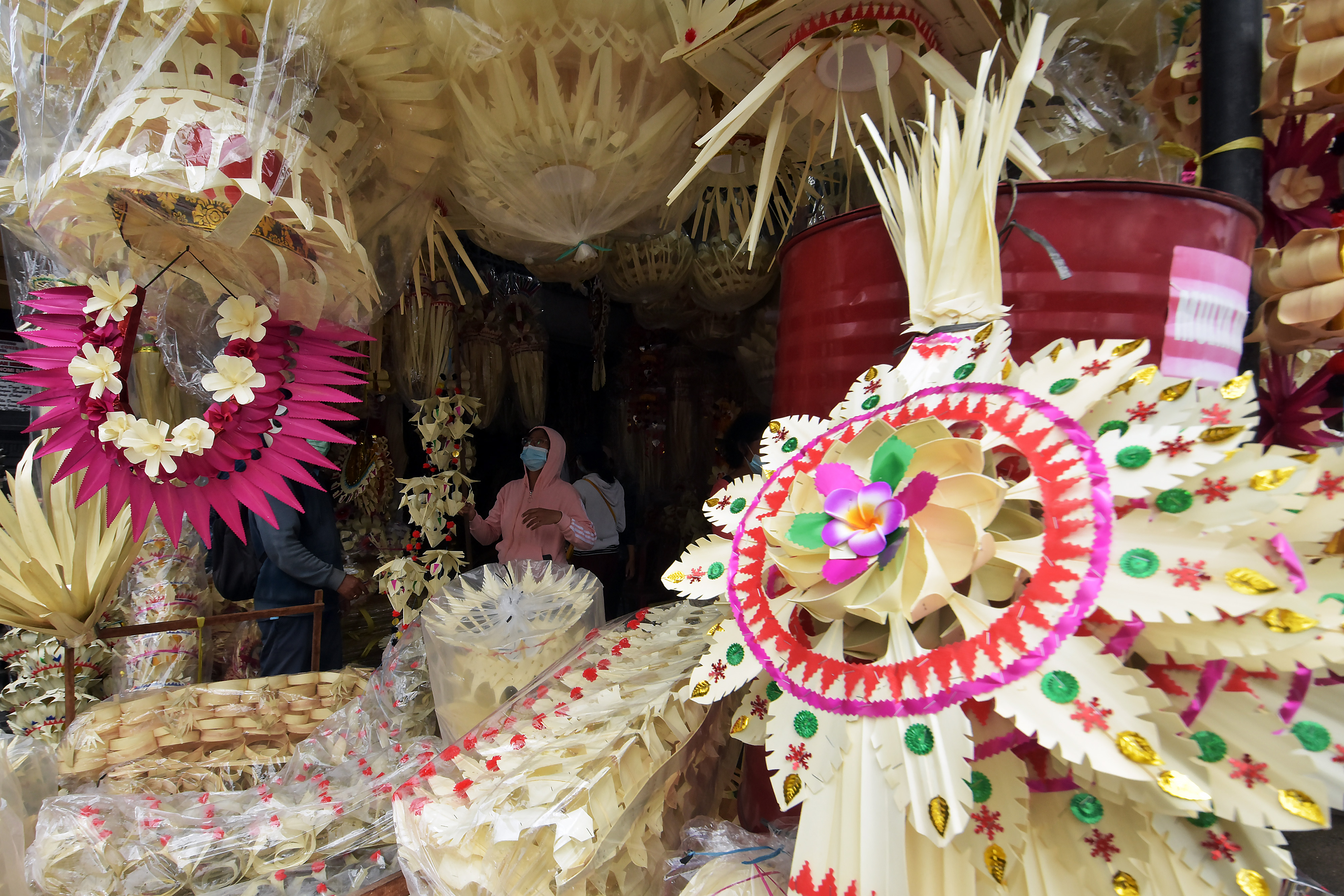 Jelang Hari Raya Galungan di Bali