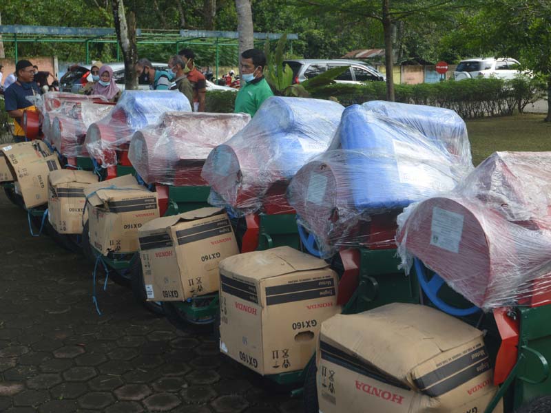 Bantuan Alat Pertanian Bagi Kelompok Tani