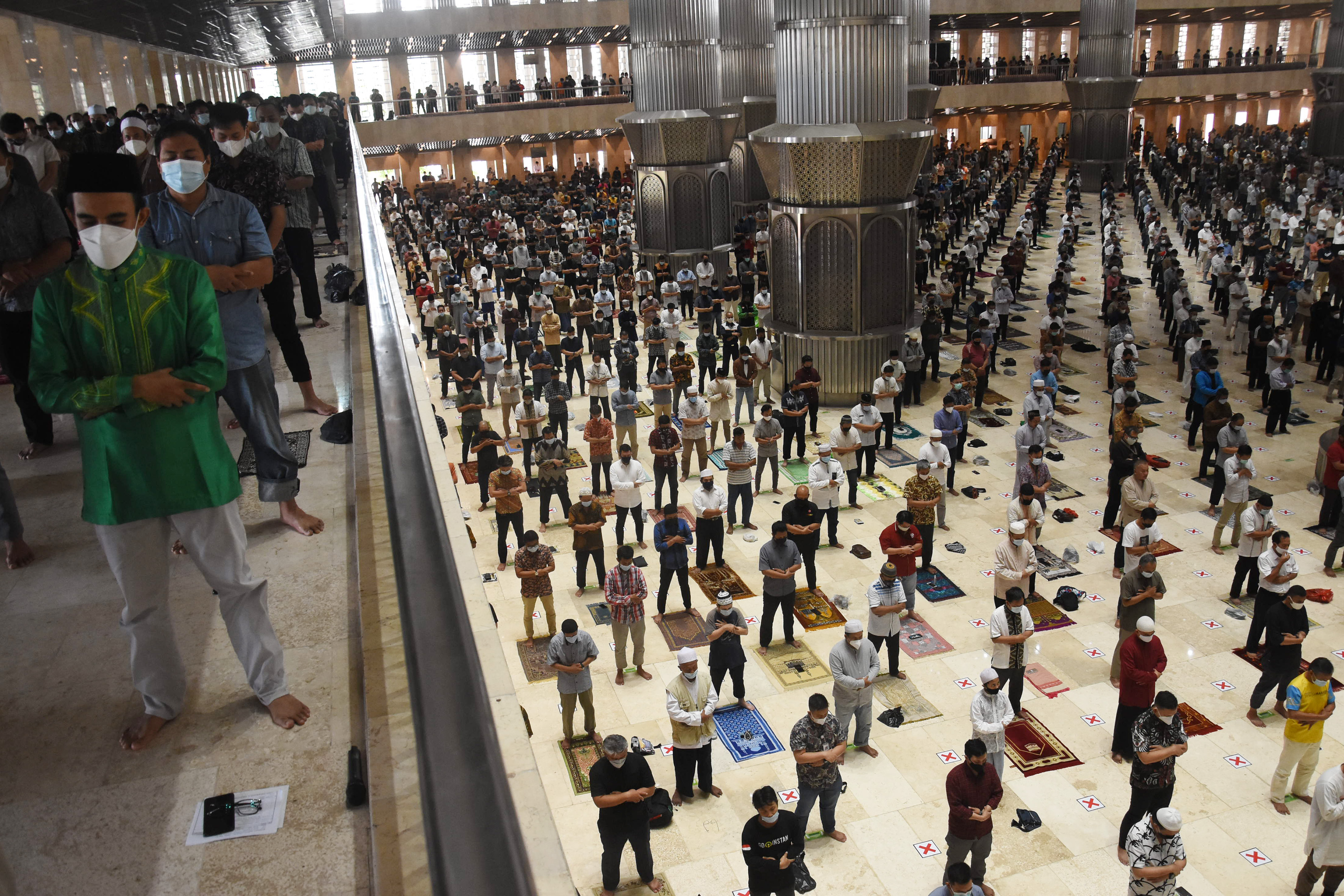 Salat Jumat di Masjid Istiqlal