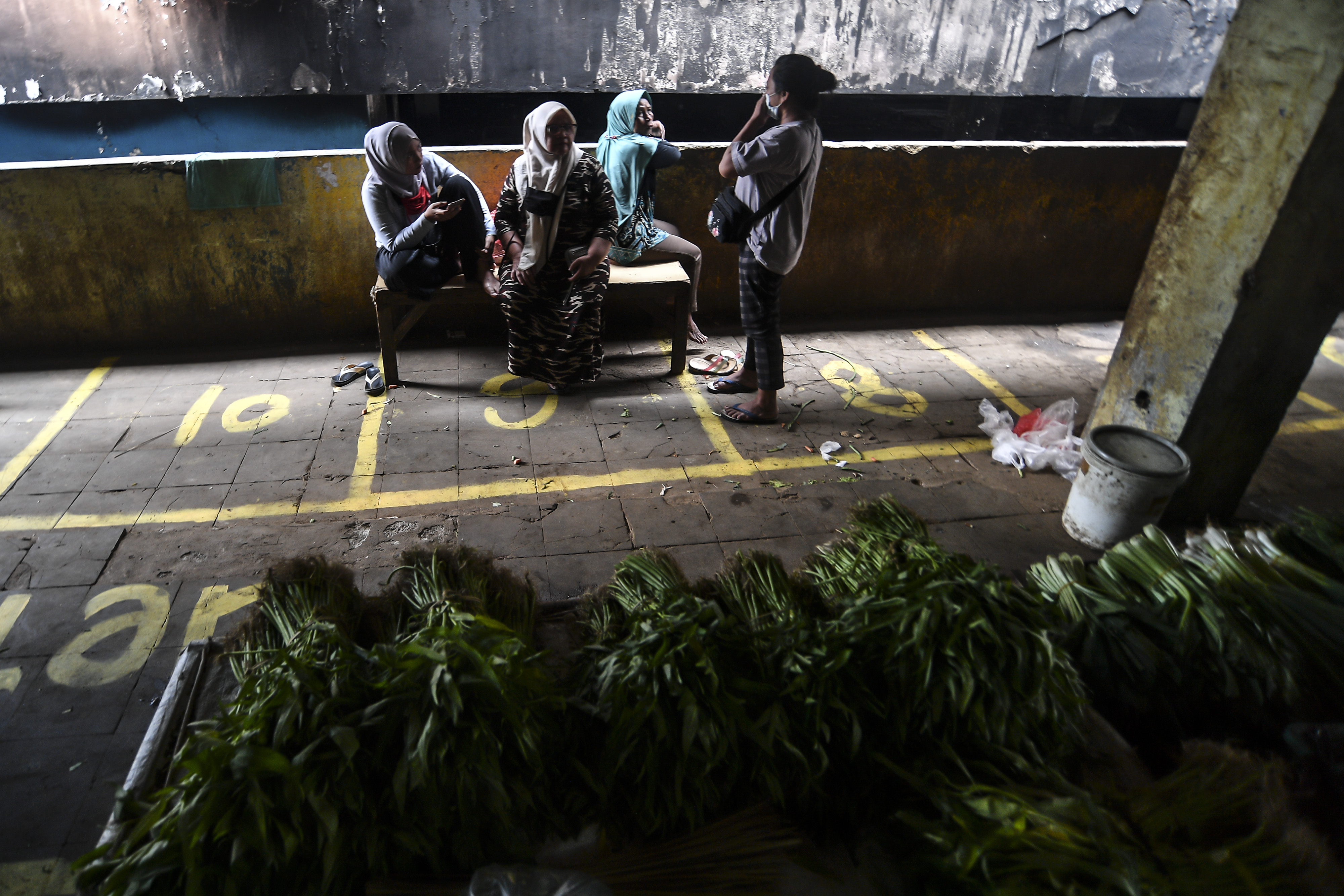 Relokasi Pedagang Korban Kebakaran Pasar Minggu