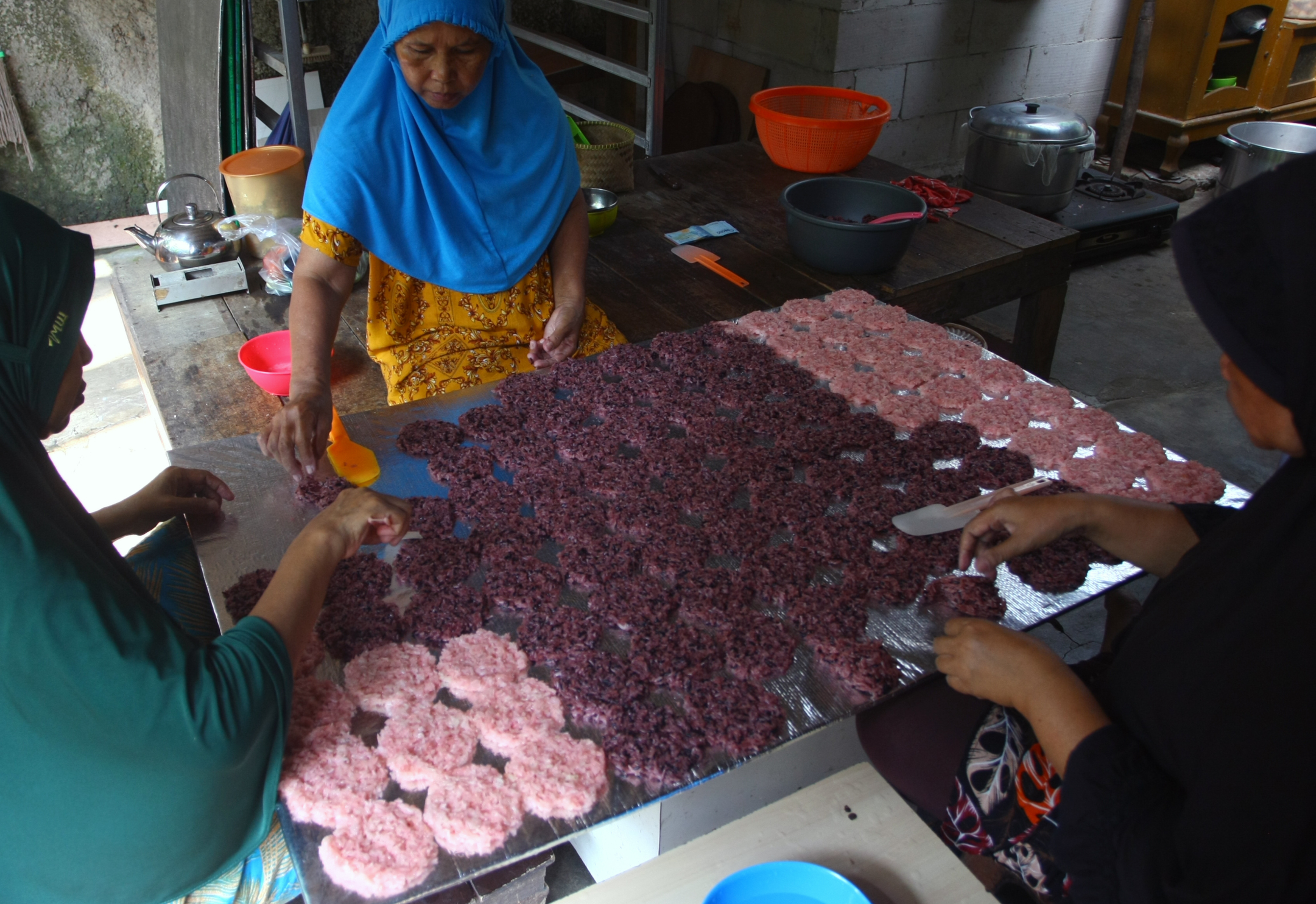 Pesanan Rengginang Kebutuhan Lebaran Meningkat