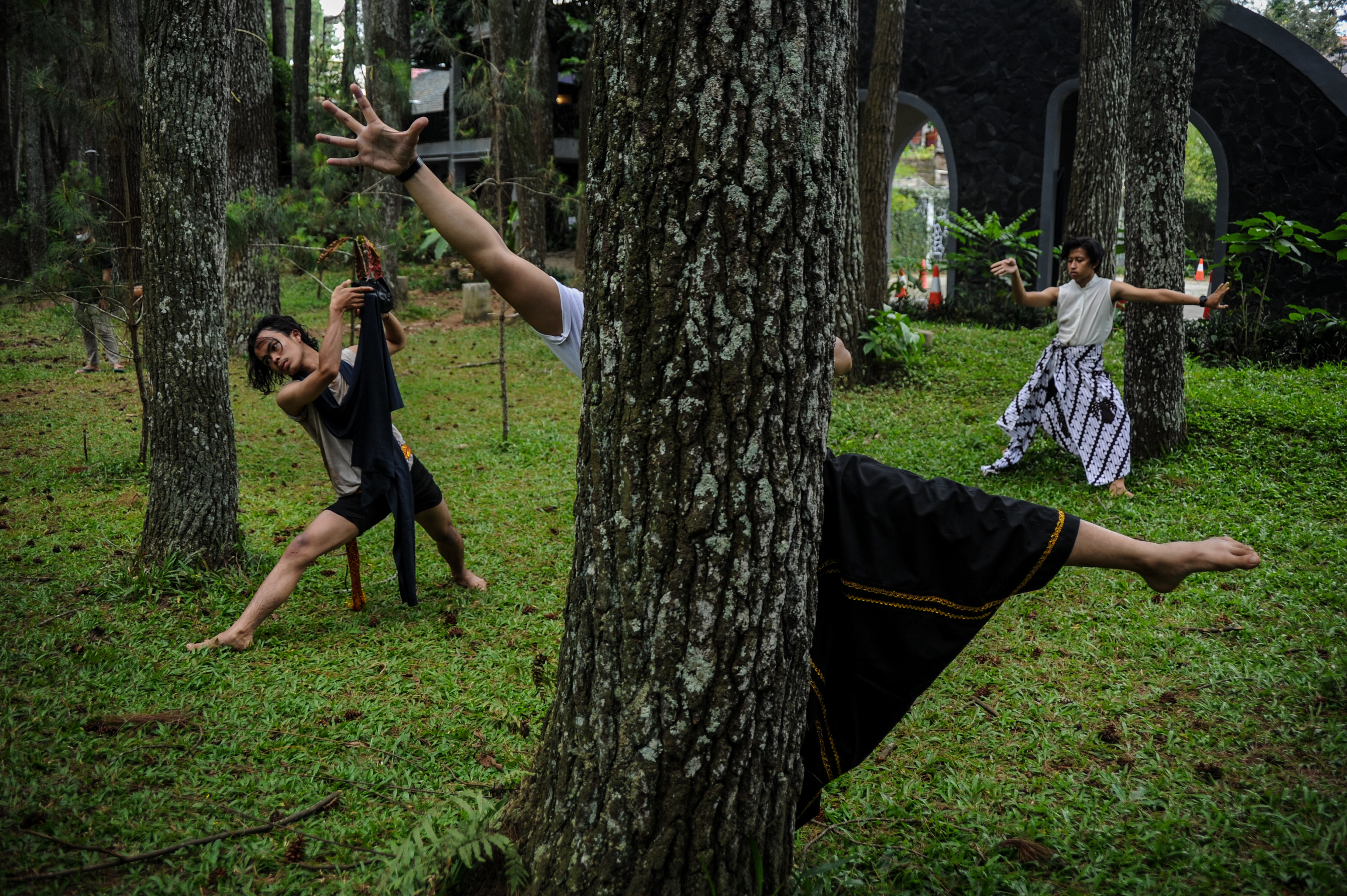 Tujuh Jam Menari Peringati Hari Bumi