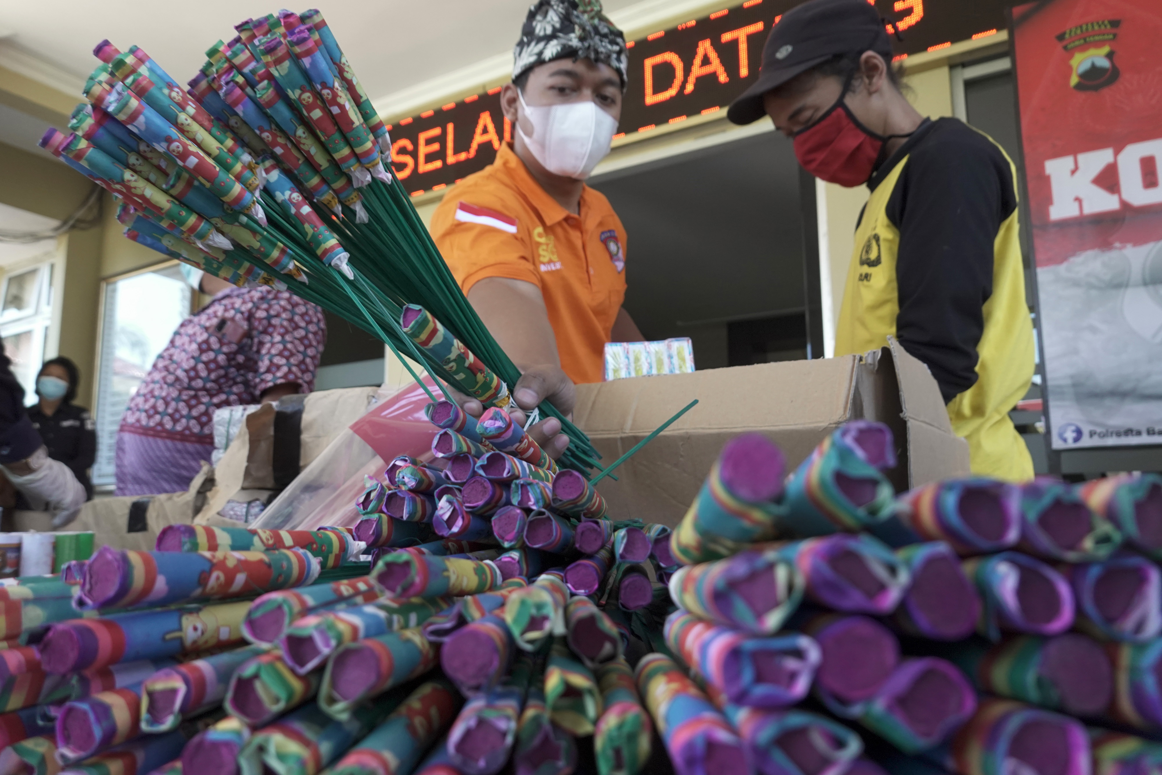 Polres Banyuwangi Sita Ribuan Petasan