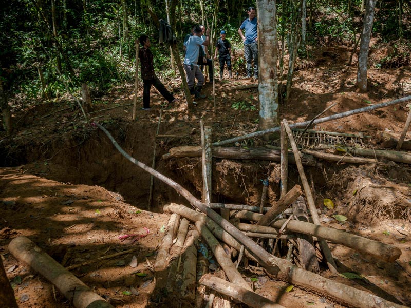 Penutupan Lokasi Diduga Tambang Emas Ilegal
