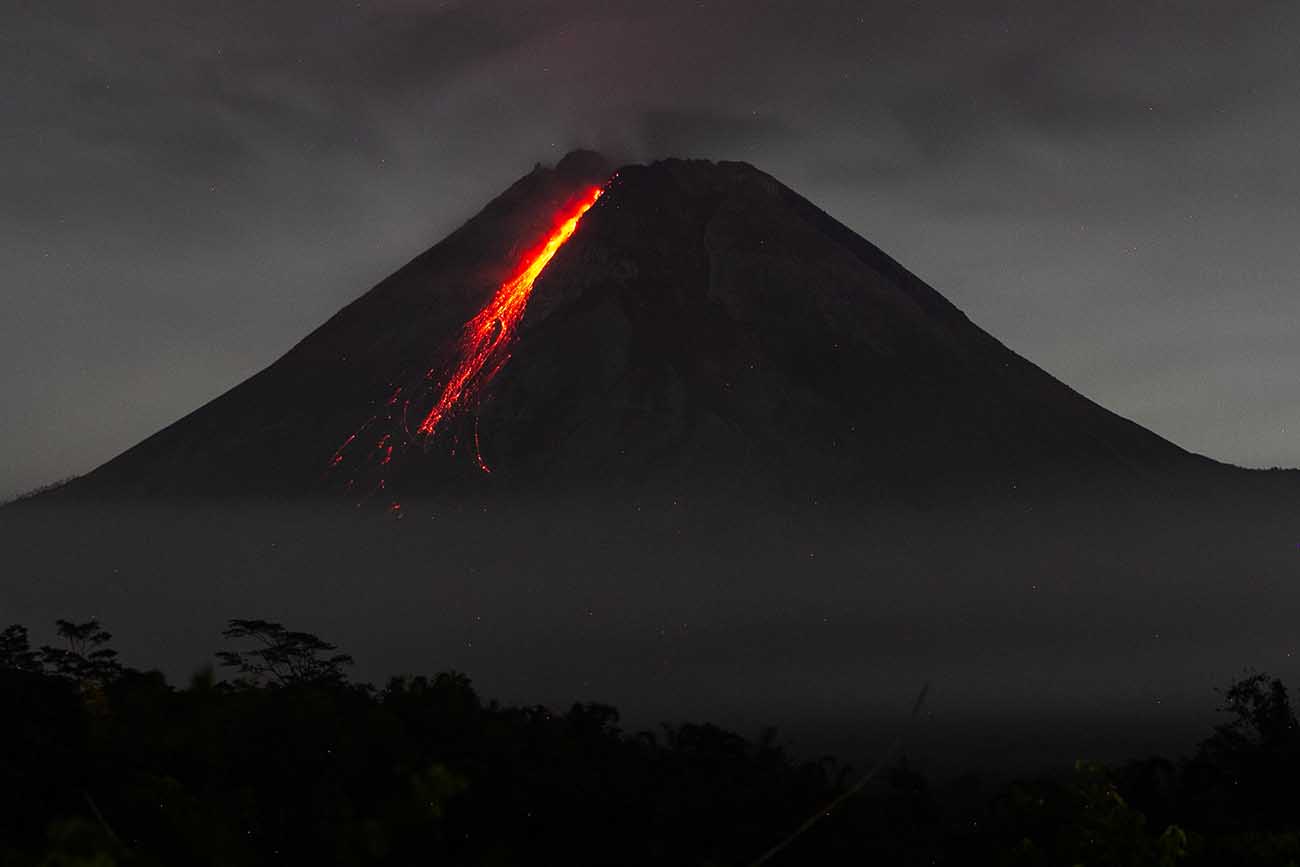 Lava Pijar Gunung Merapi 