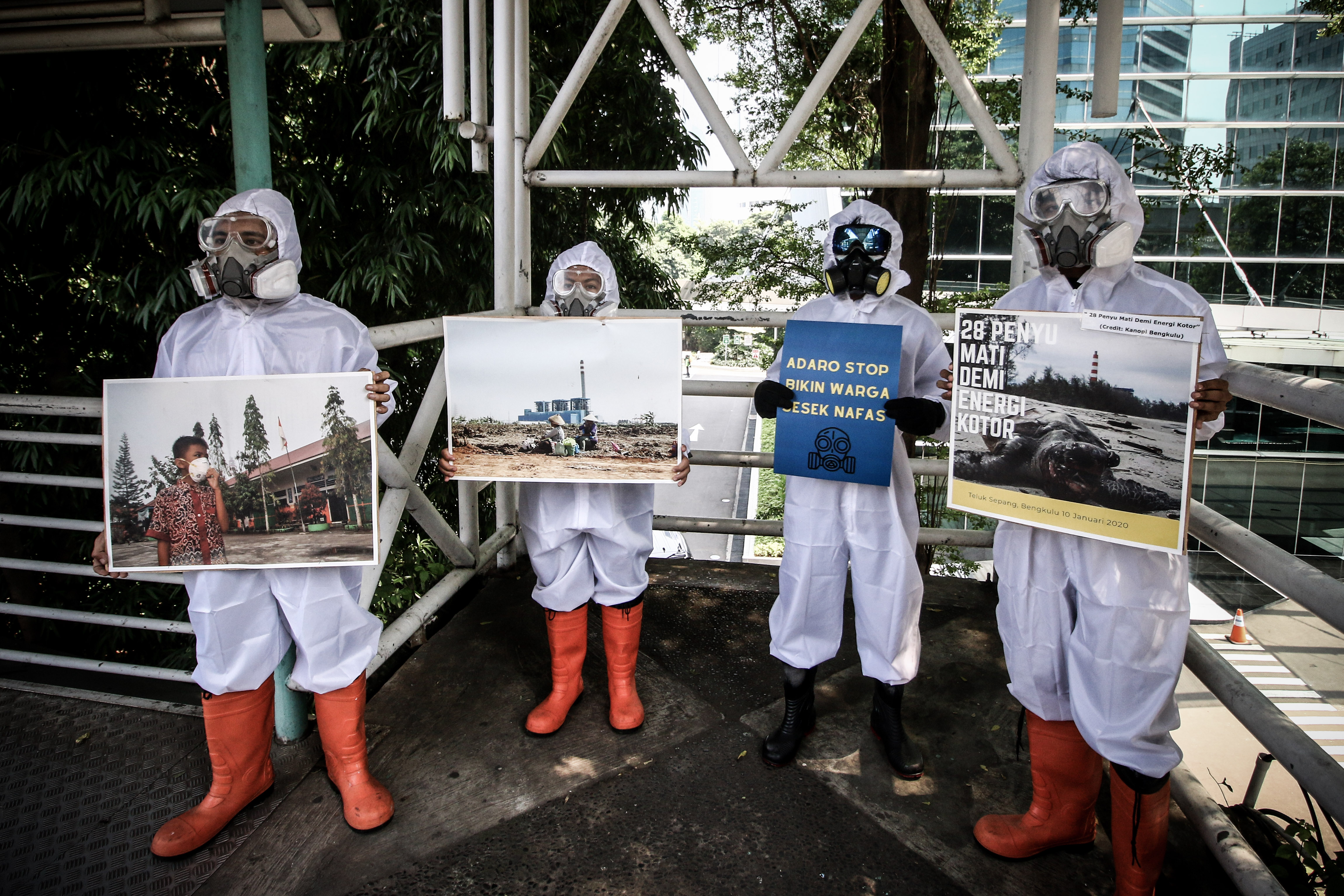 Aksi Damai Protes Bisnis Batubara