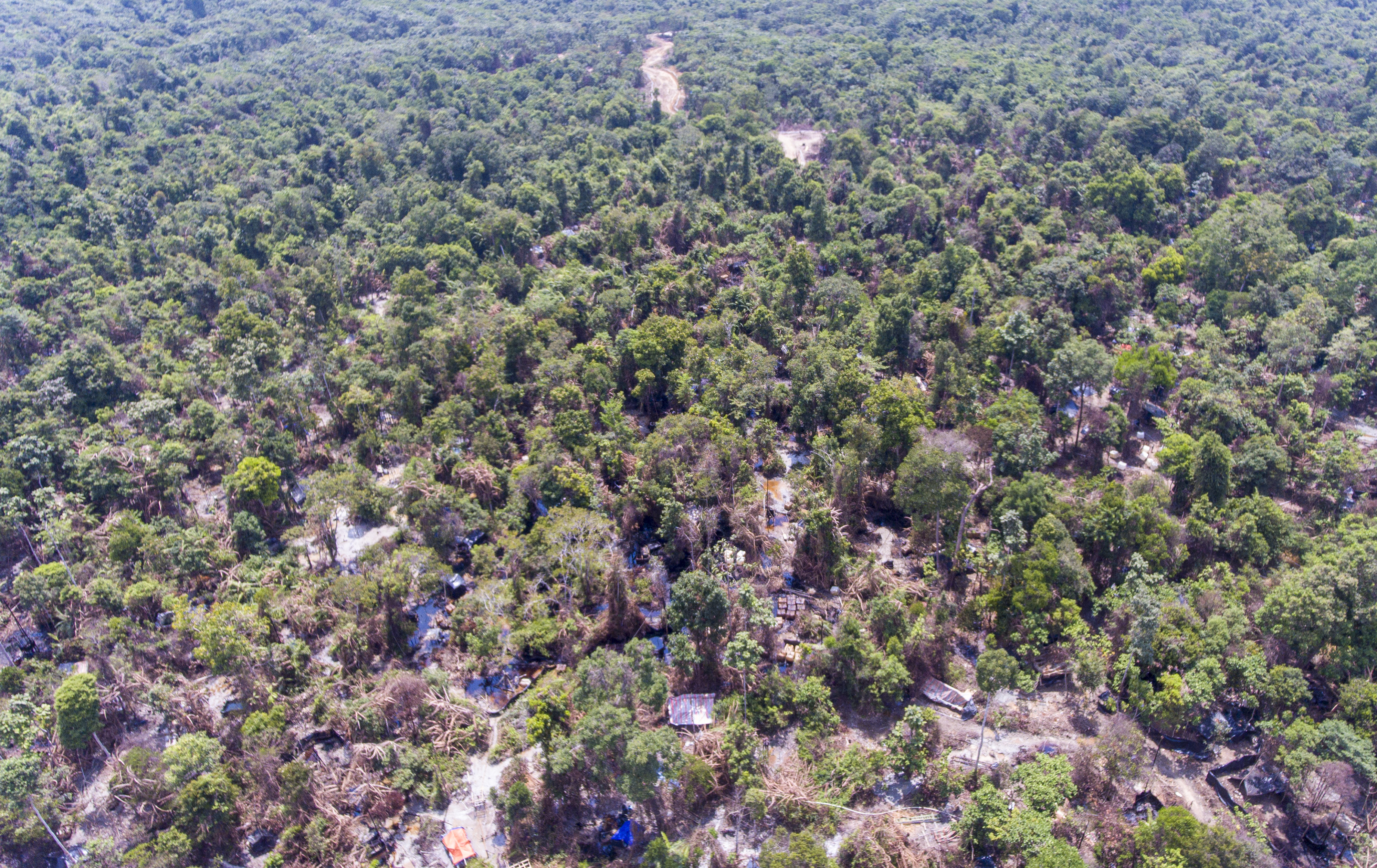 Penambangan Minyak Ilegal di Musi Banyuasin