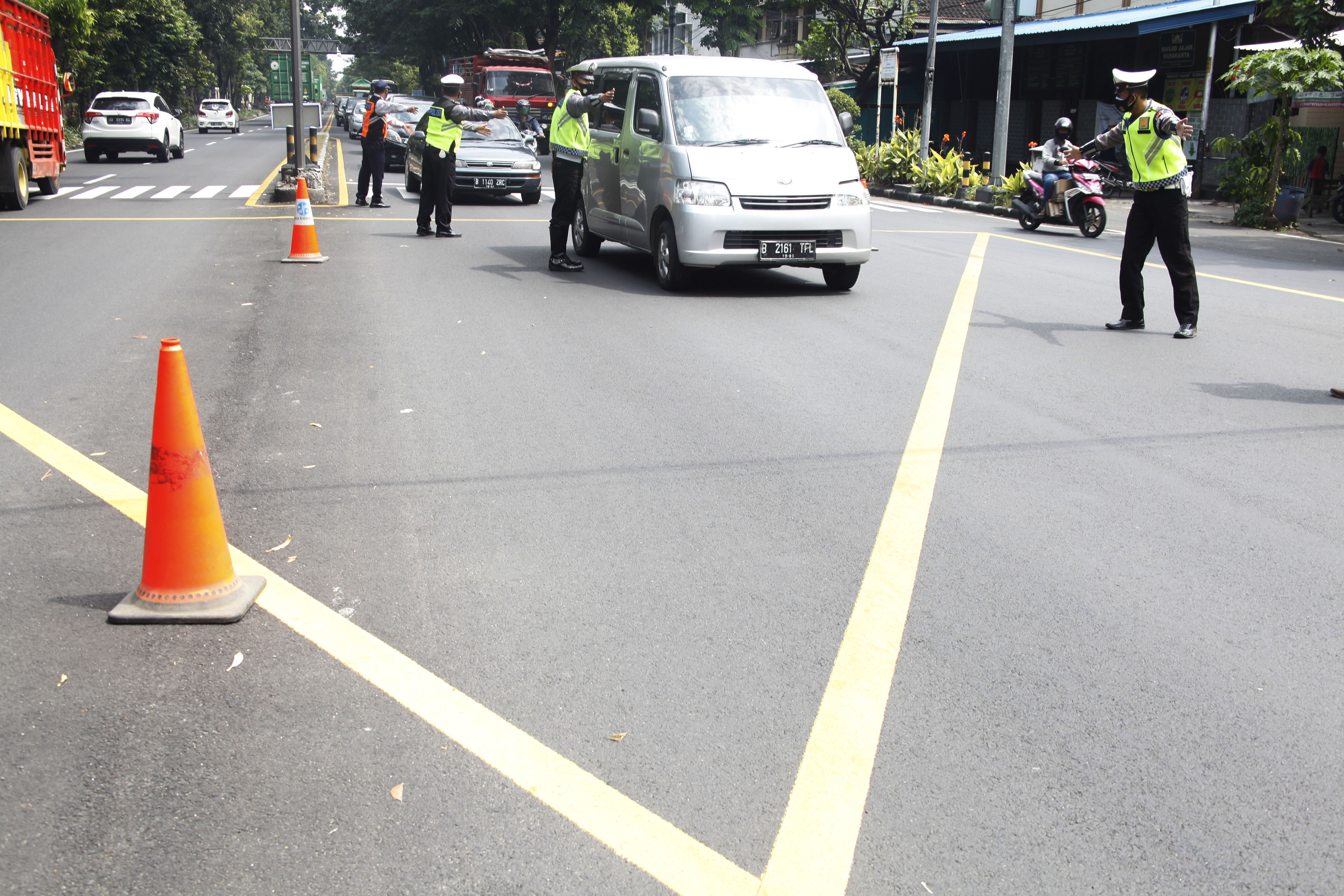 Simulasi Penyekatan Larangan Mudik di Solo
