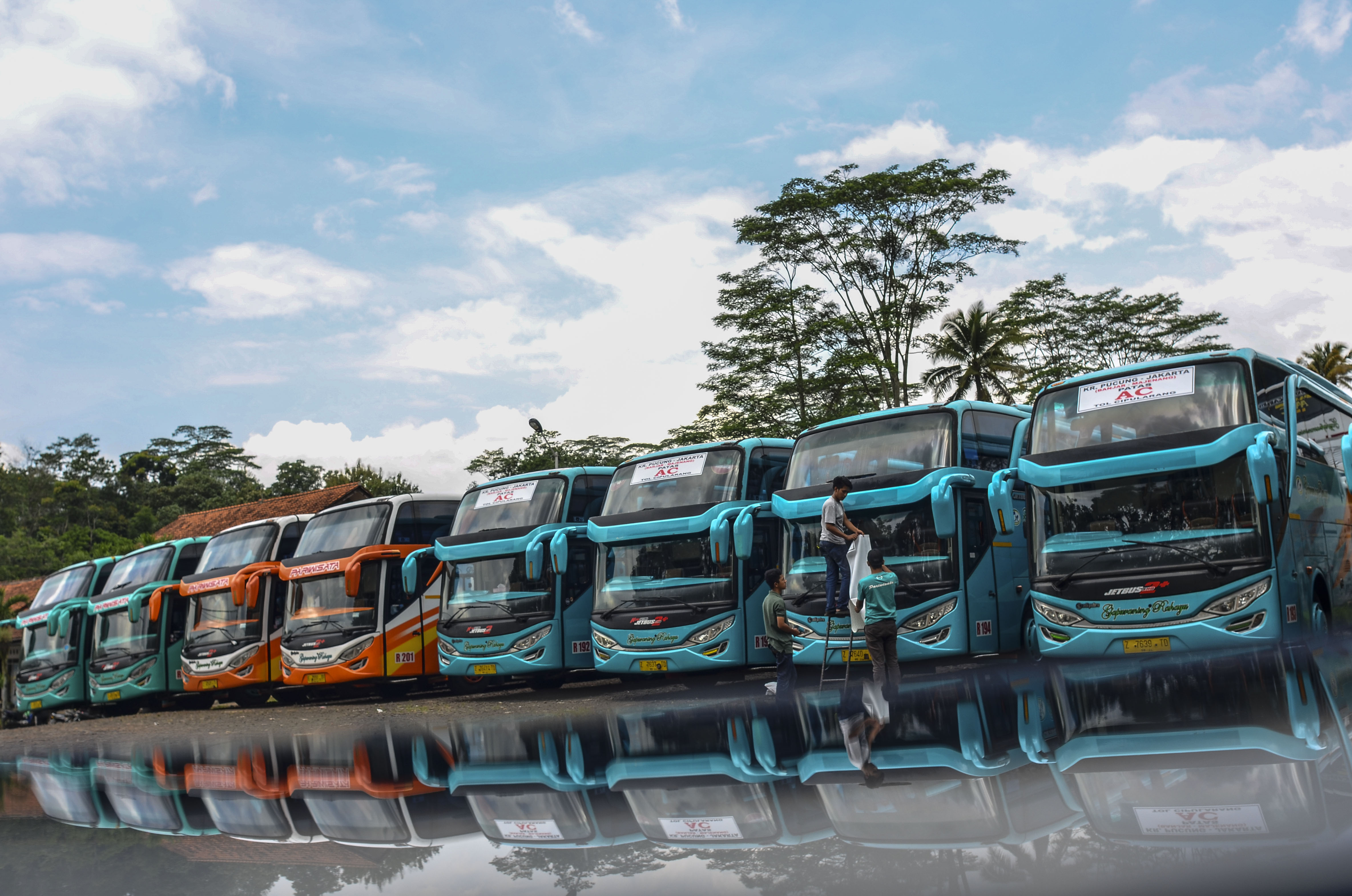 Dampak Larangan Mudik Bagi Pengusaha Angkutan Bus