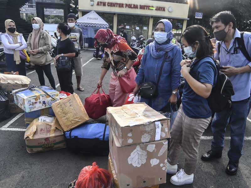 Penumpang Travel Gelap Dialihkan Ke Terminal