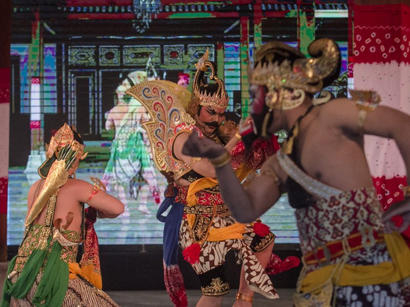 Pertunjukkan Tari Solo Menari