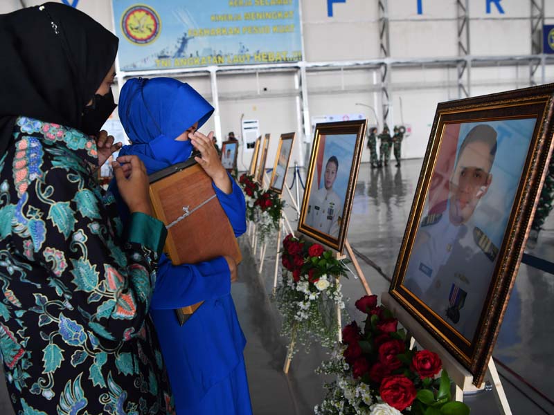 Penganugerahan Tanda Kehormatan Prajurit KRI Nanggala-402