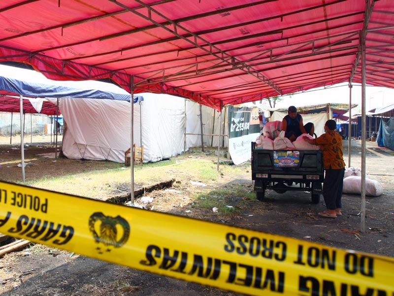 Petugas Gabungan Stop Pelaksanaan Bazar Ramadhan