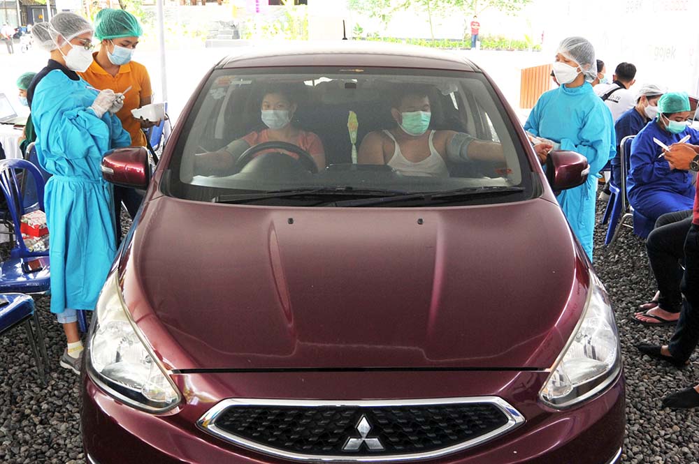 Drive Thru Vaksinasi Covid-19 di Kawasan Kuta 
