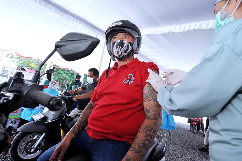 Drive Thru Vaksinasi Covid-19 di Kawasan Kuta 