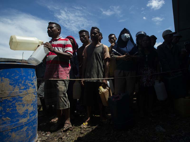 Distribusi BBM Darurat Di Lokasi Bencana