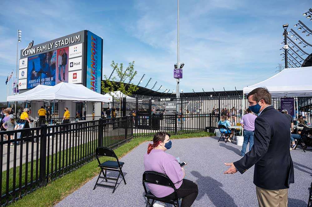 Suntik Vaksin Dapat Hadiah Tiket Gratis Nonton Bola 