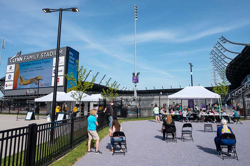 Suntik Vaksin Dapat Hadiah Tiket Gratis Nonton Bola 