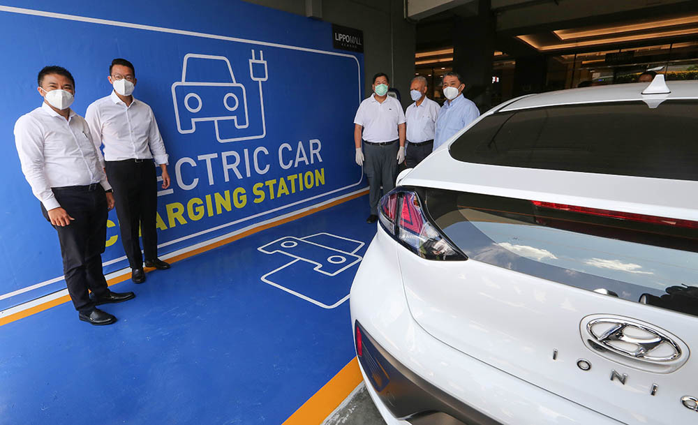 Fasilitas Charging Mobil Listrik di Lippo Malls Indonesia
