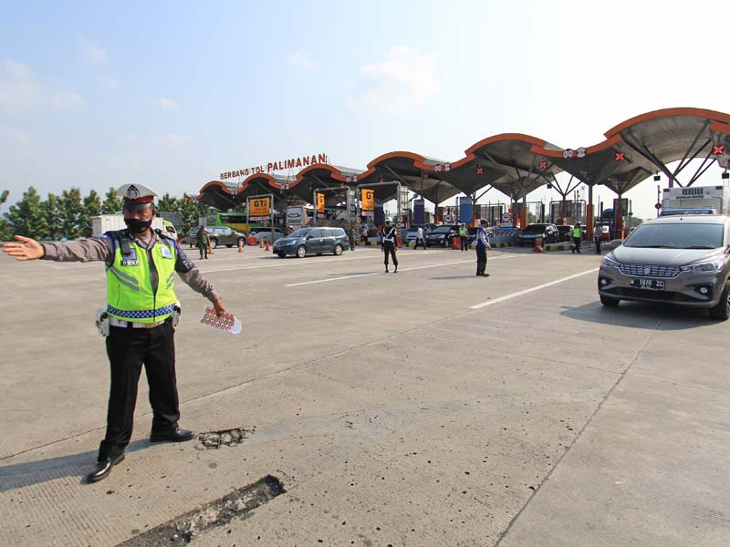 Simulasi Penyekatan Larangan Mudik Di Tol Cipali