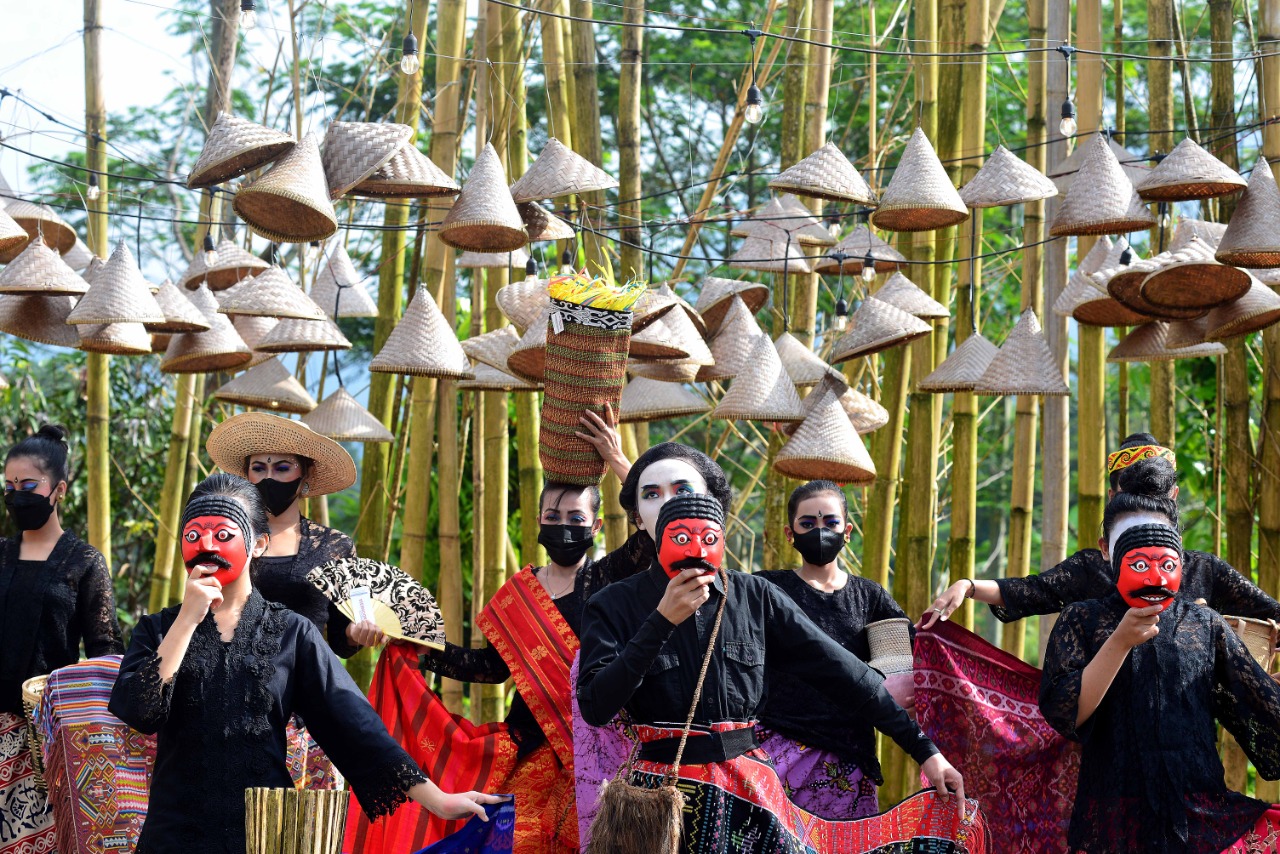 Gelaran Wastra Dan Budaya Sambut Hari Kartini