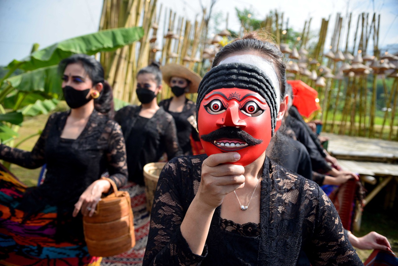 Gelaran Wastra Dan Budaya Sambut Hari Kartini
