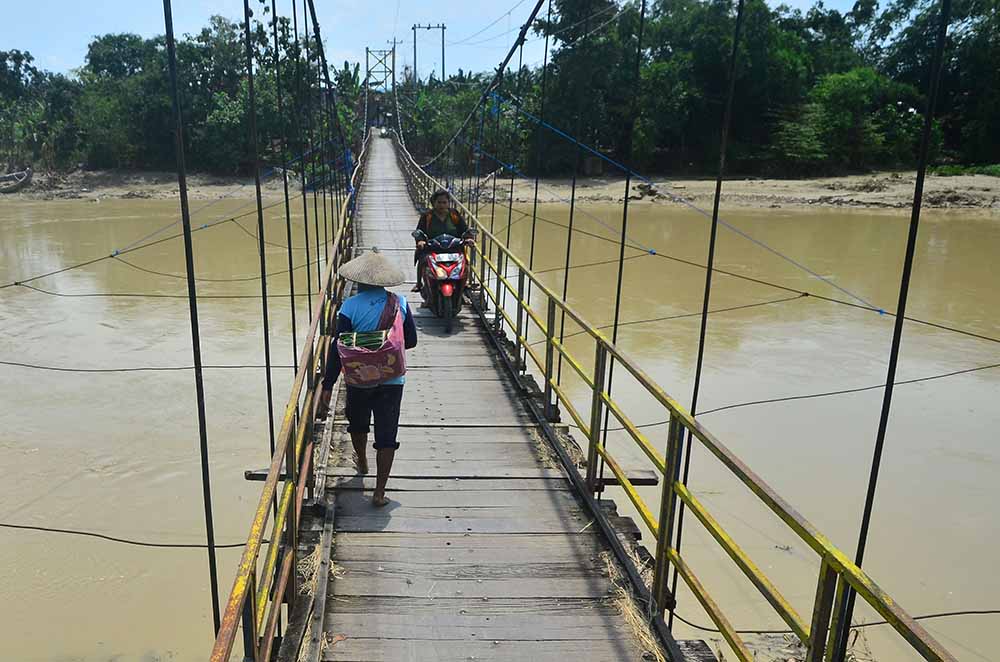 Jembatan Gantung Antarkabupaten
