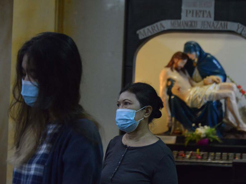 Prosesi Jalan Salib Di Gereja Aceh