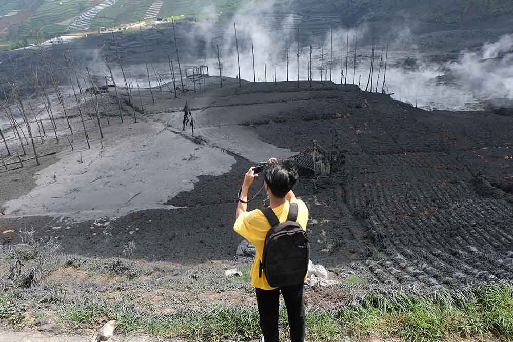 Erupsi Kawah Sileri