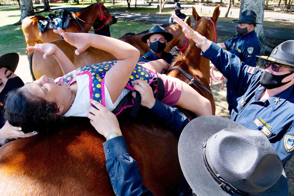 Mengatasi Kondisi Kesehatan Fisik dan Mental dengan Terapi Kuda 