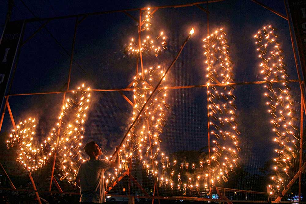 Lampu Colok Sambut Ramadan