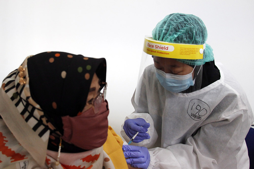 Vaksinasi Covid-19 Saat Ramadan di Solo