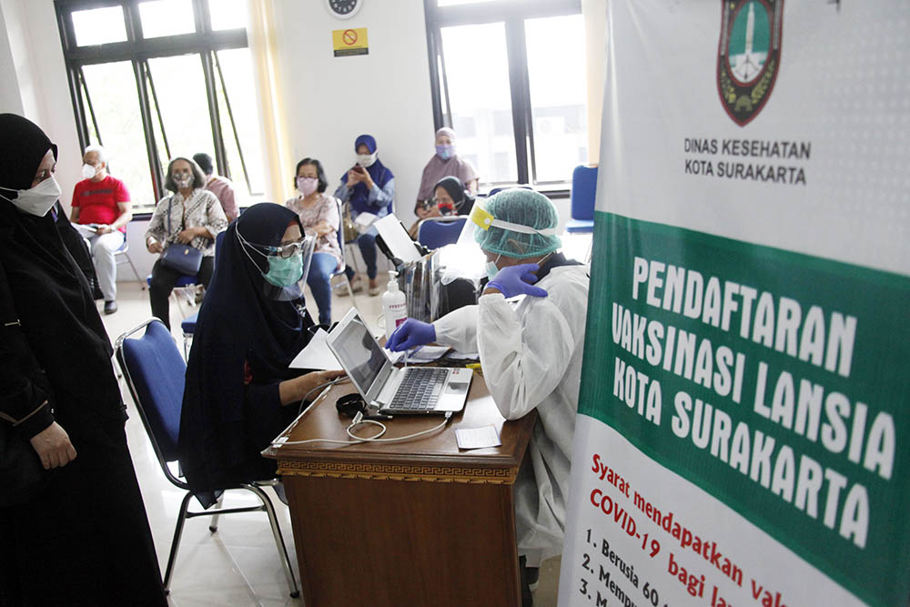 Vaksinasi Covid-19 Saat Ramadan di Solo